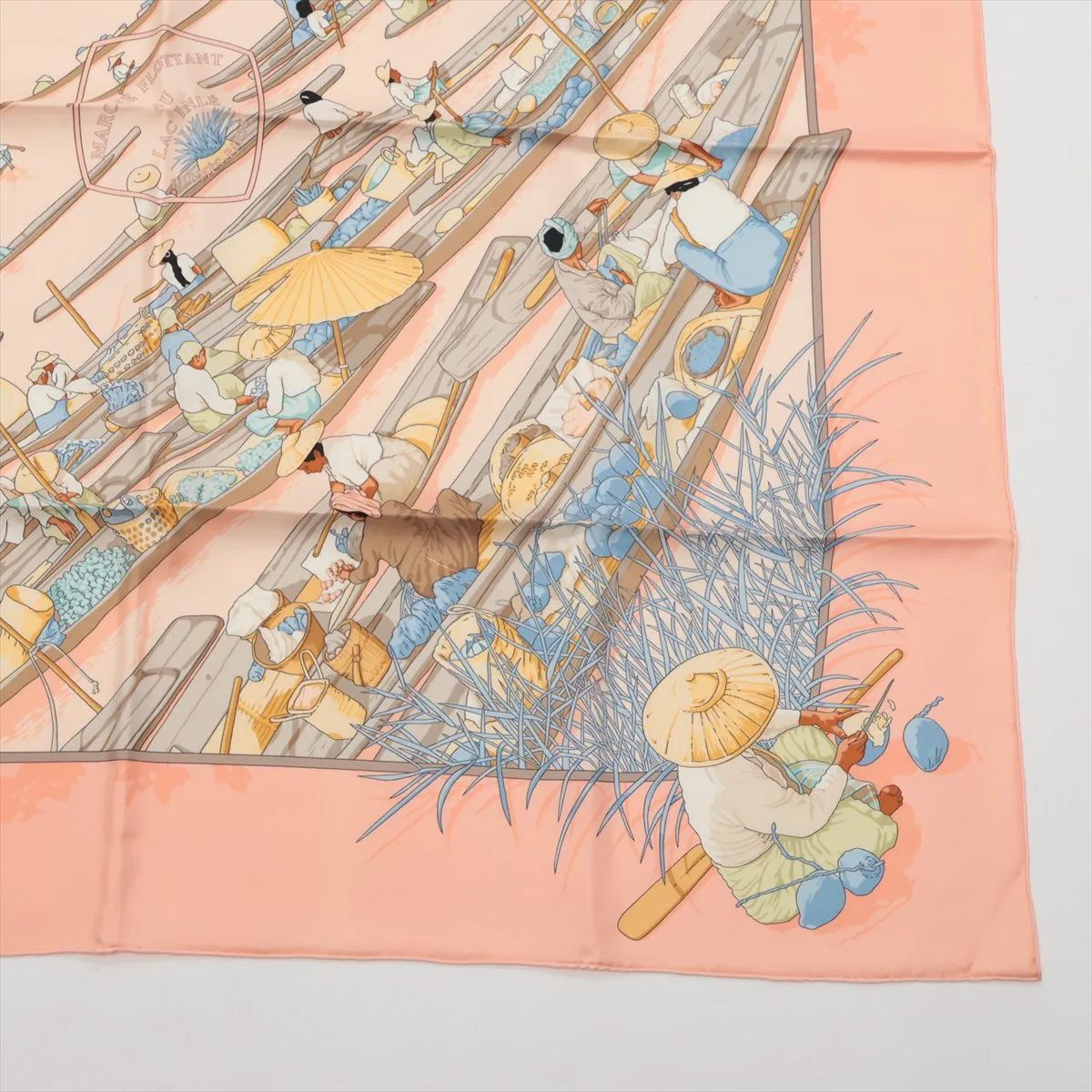 Carre 90 MARCHE FLOTTANT DU LAC INLE Lake Floating Market Scarf Silk Pink — view 4