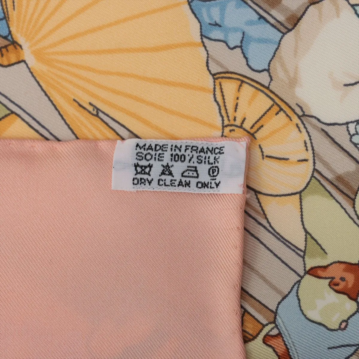 Carre 90 MARCHE FLOTTANT DU LAC INLE Lake Floating Market Scarf Silk Pink — view 6