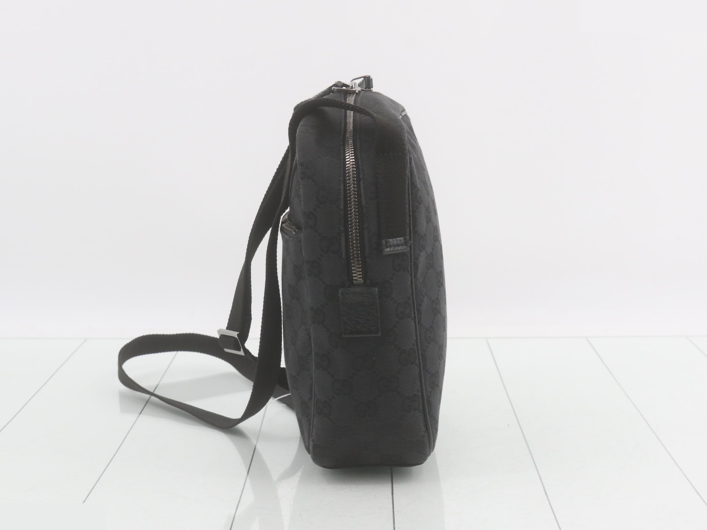 GG Canvas Shoulder Bag - Black — view 3