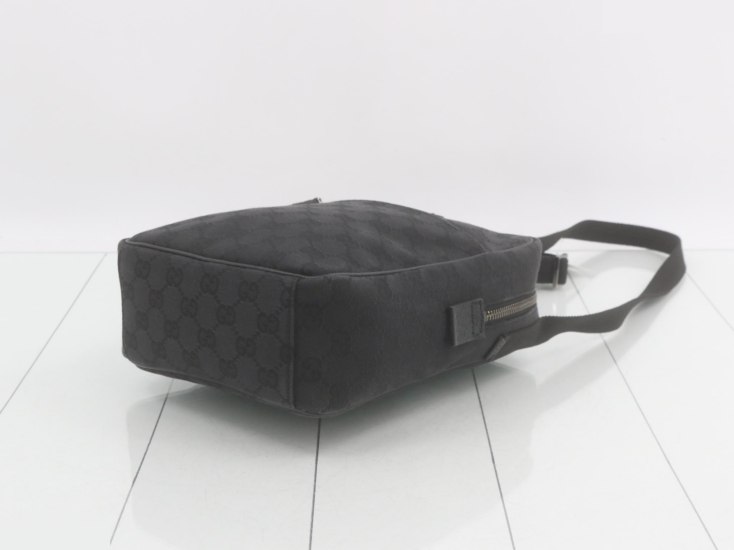 GG Canvas Shoulder Bag - Black — view 6