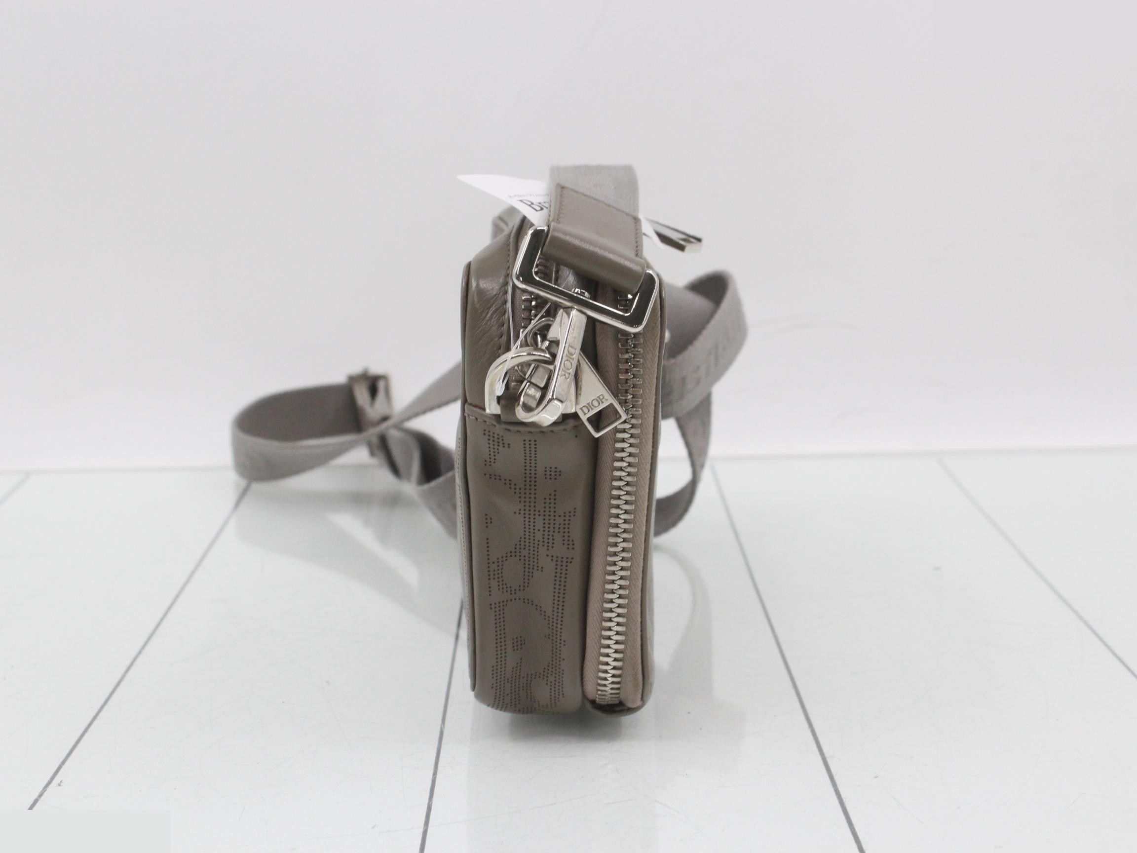 Trotter Oblique Galaxy Shoulder Bag — view 4