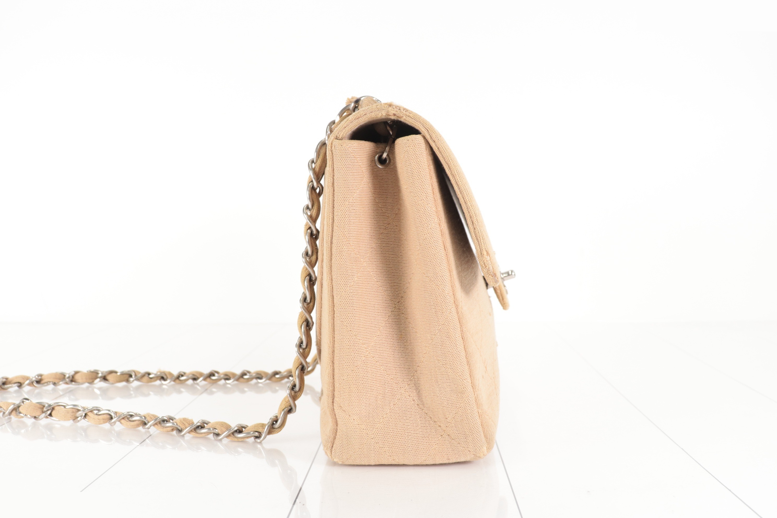Turnlock cotton chain shoulder bag, beige, silver hardware. — view 4