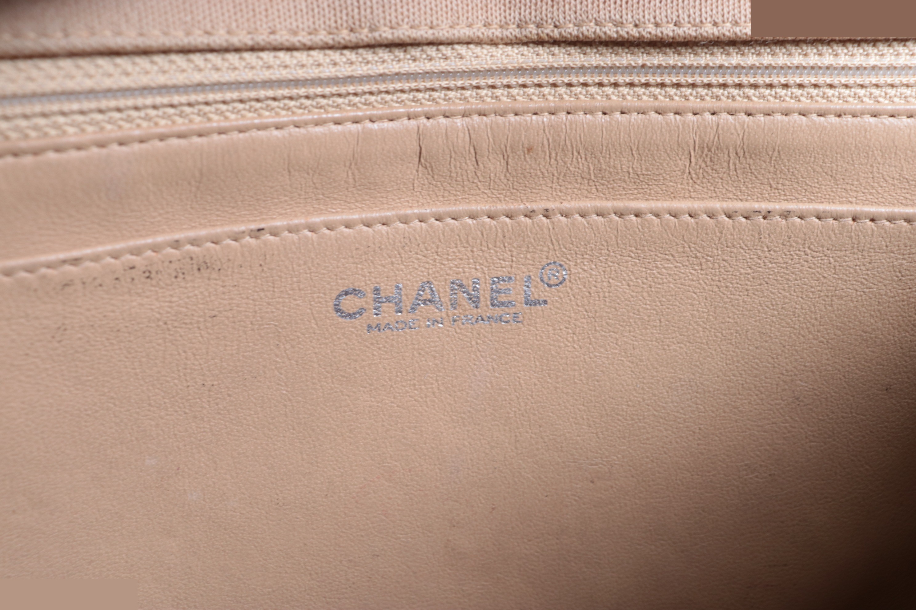 Turnlock cotton chain shoulder bag, beige, silver hardware. — view 7