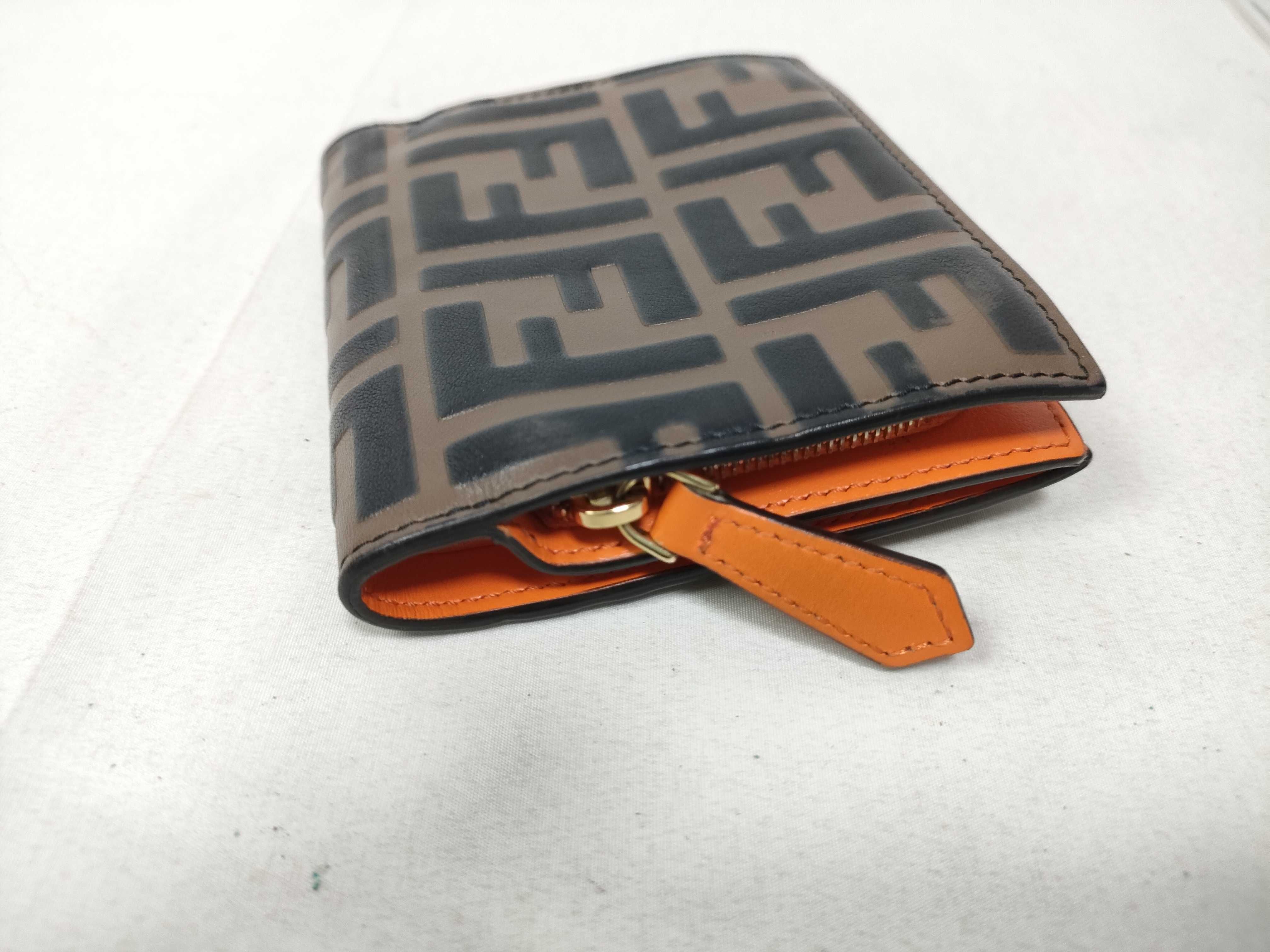 8M0386 F's Compact Wallet — view 13