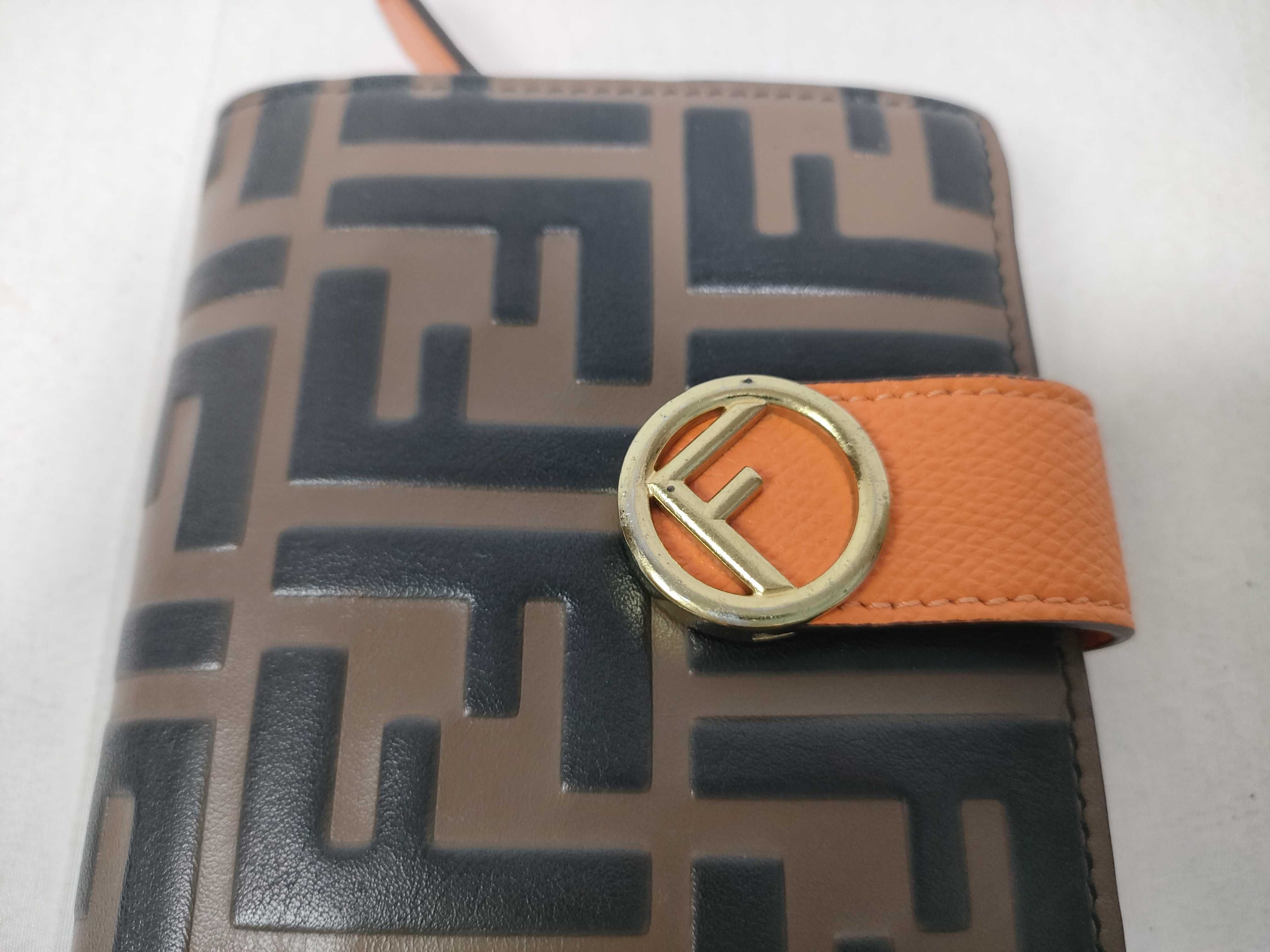 8M0386 F's Compact Wallet — view 3