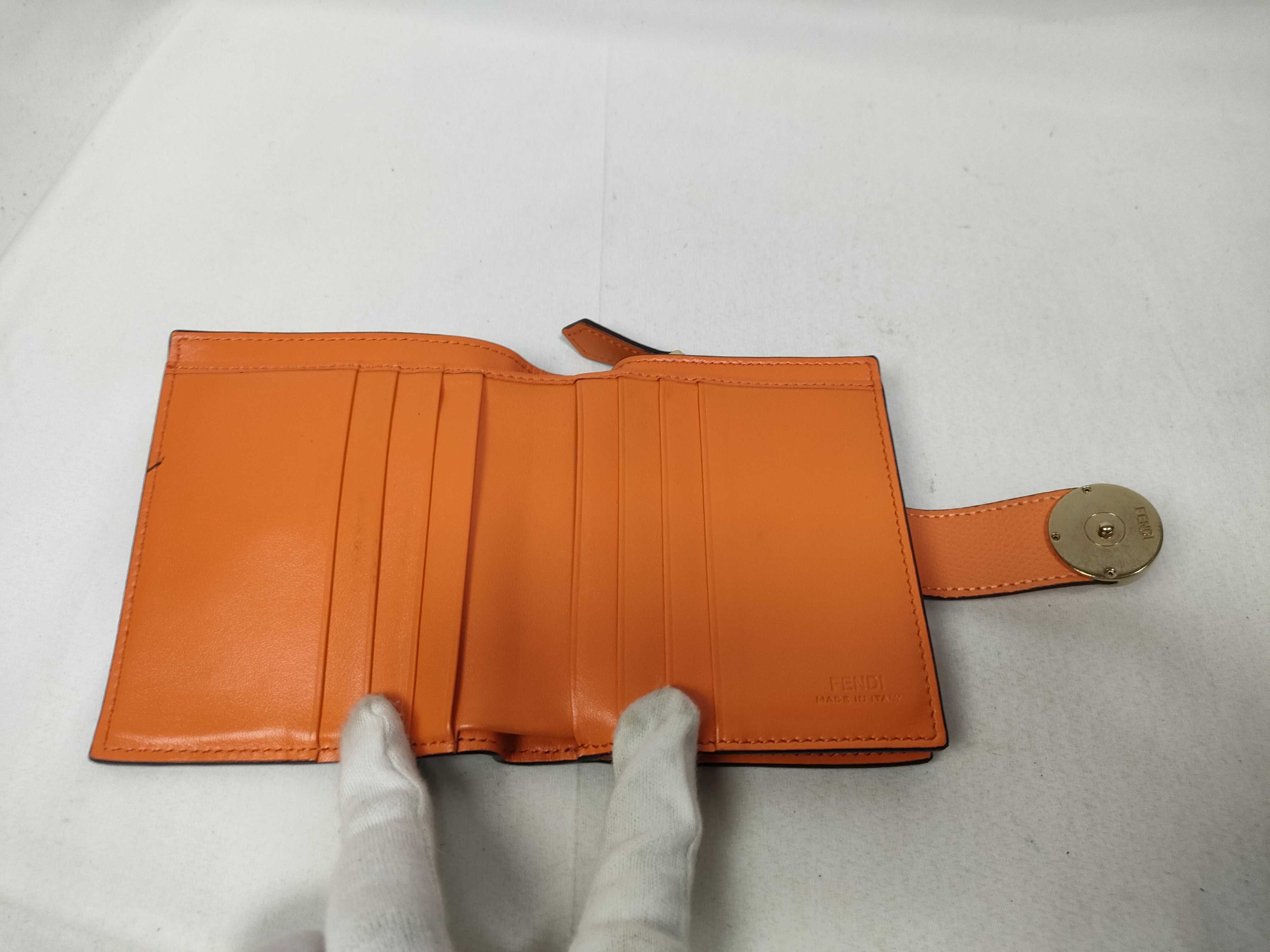 8M0386 F's Compact Wallet — view 8