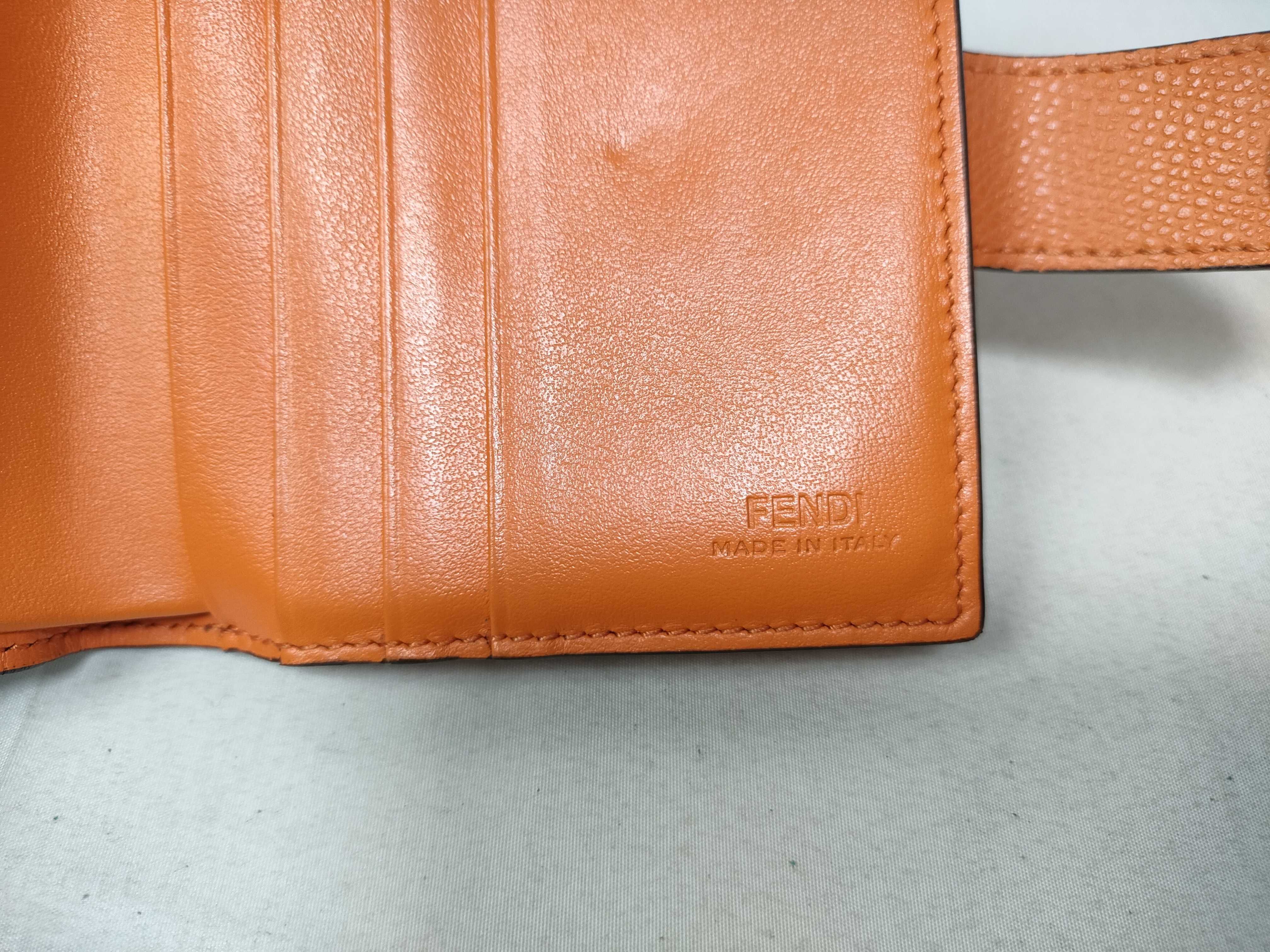 8M0386 F's Compact Wallet — view 9