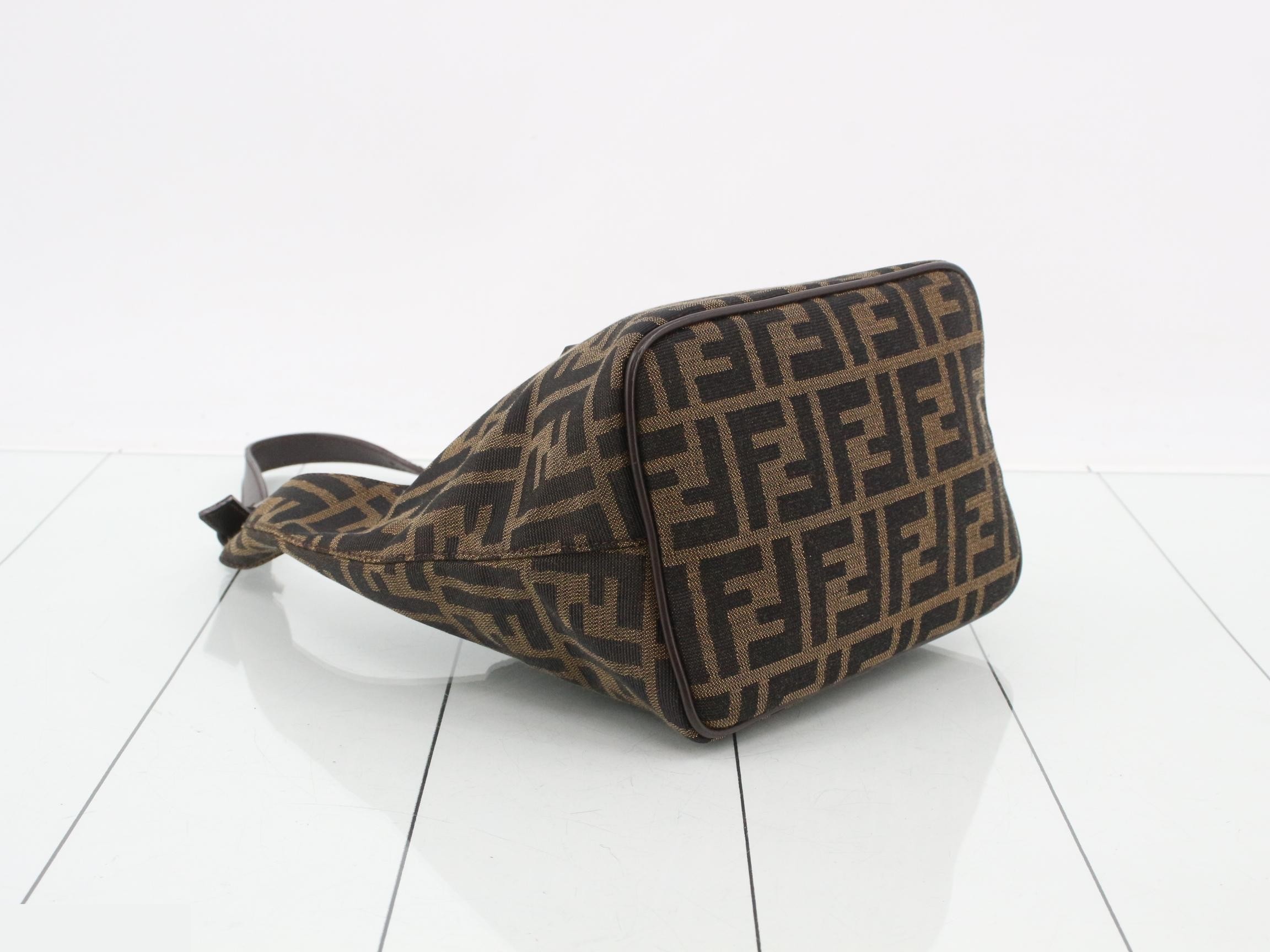 ZUCCA Mamma Bucket One-Shoulder Bag — view 5