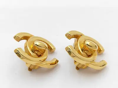 earrings with box, featuring the Coco Mark (turn-lock) design.