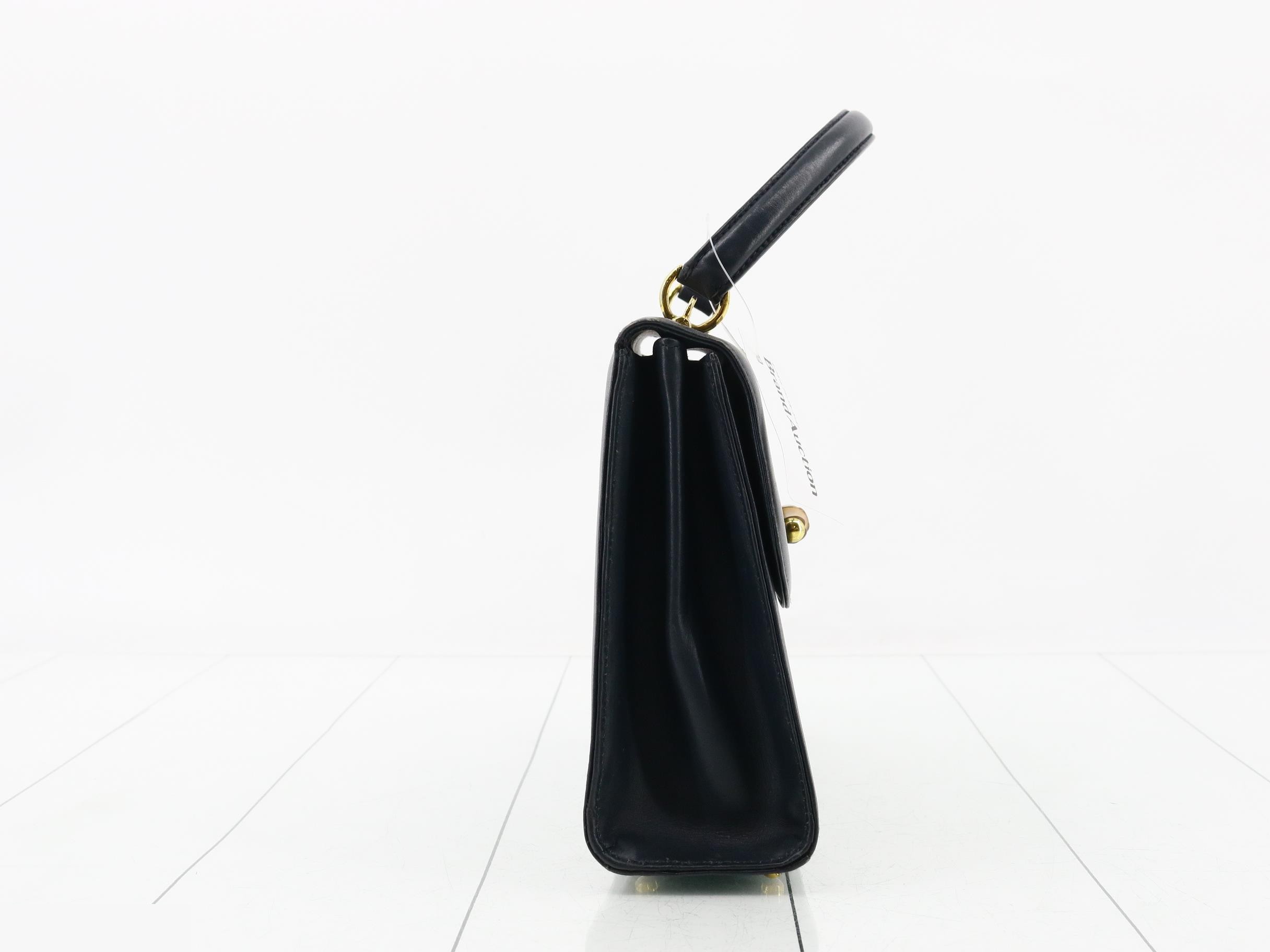 Bamboo Turnlock Leather Hand — view 4