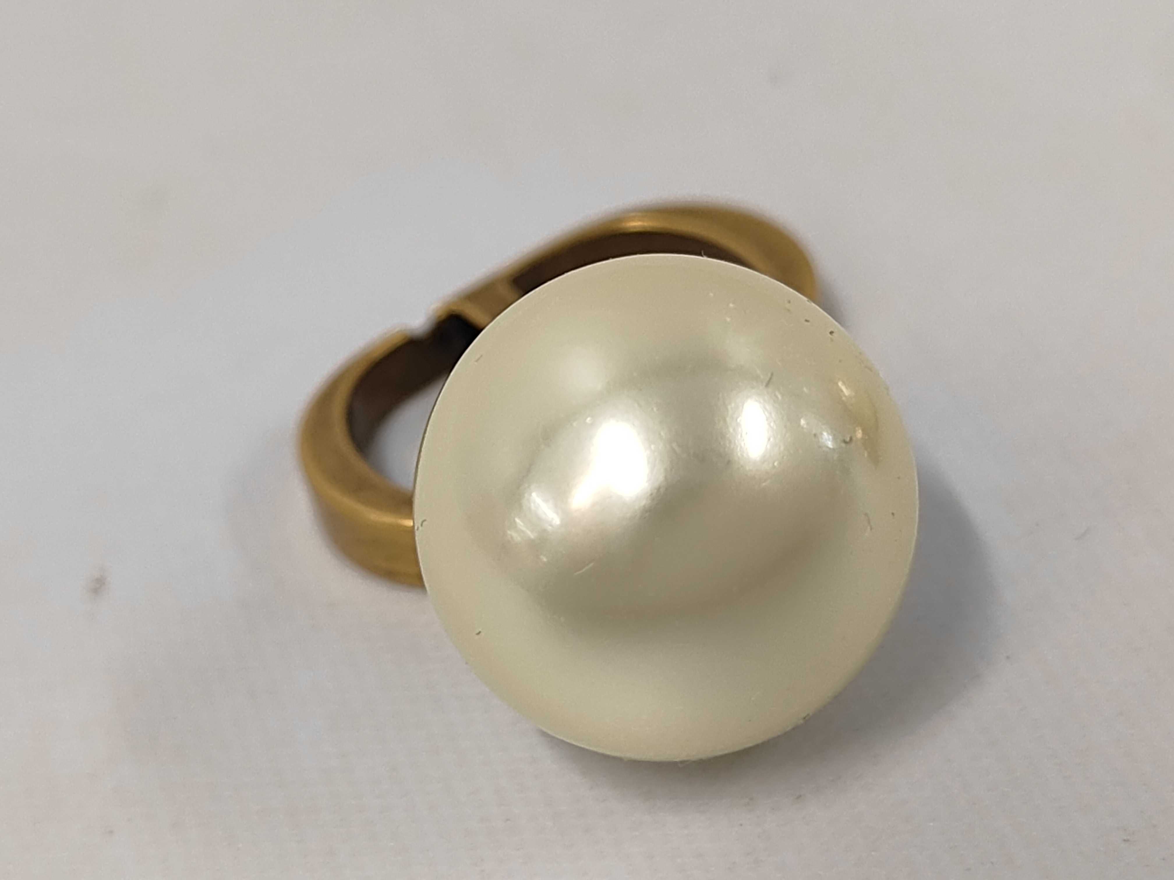 CD logo pearl earrings — view 8