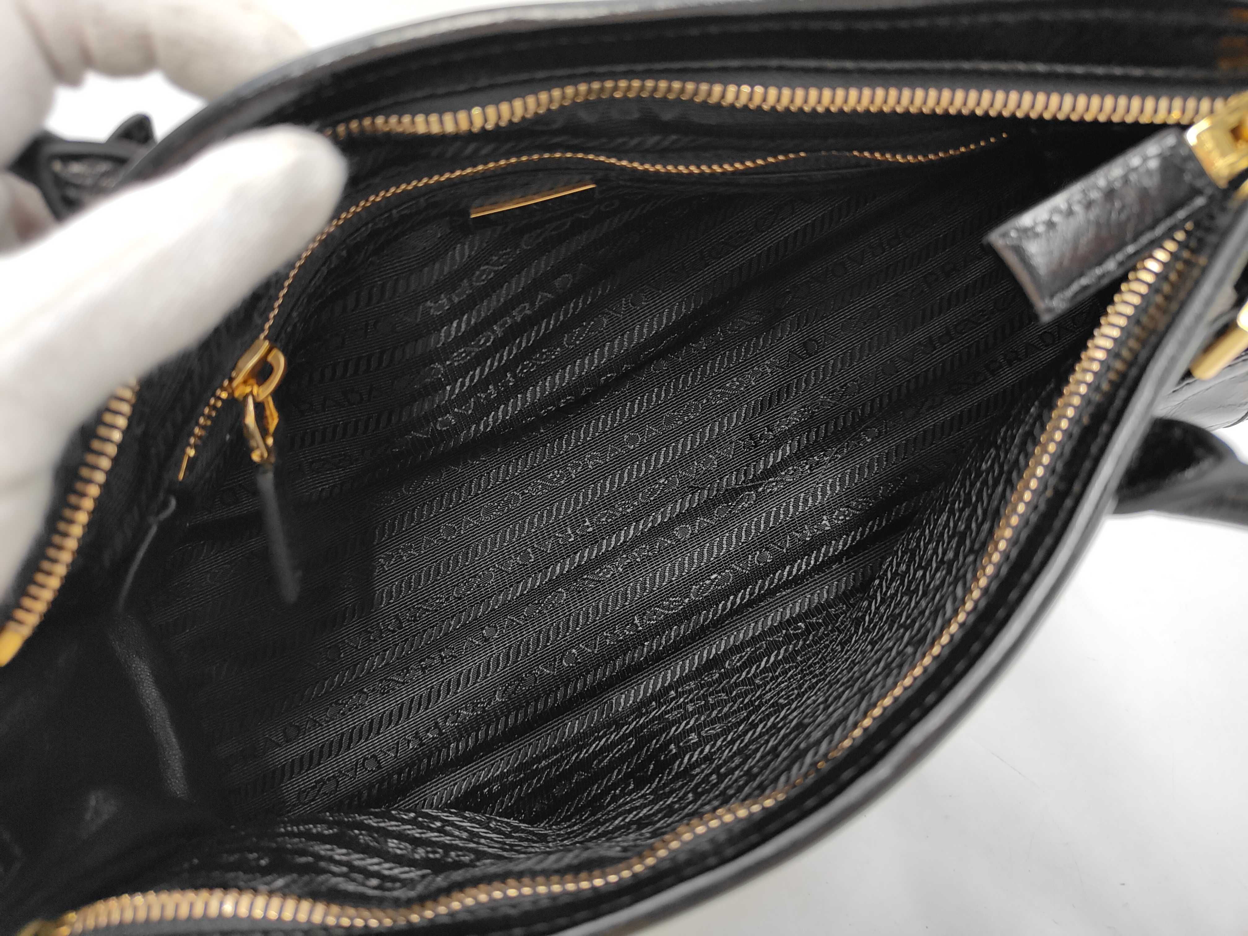 Bonnie Medium Leather Handbag, Black — view 9