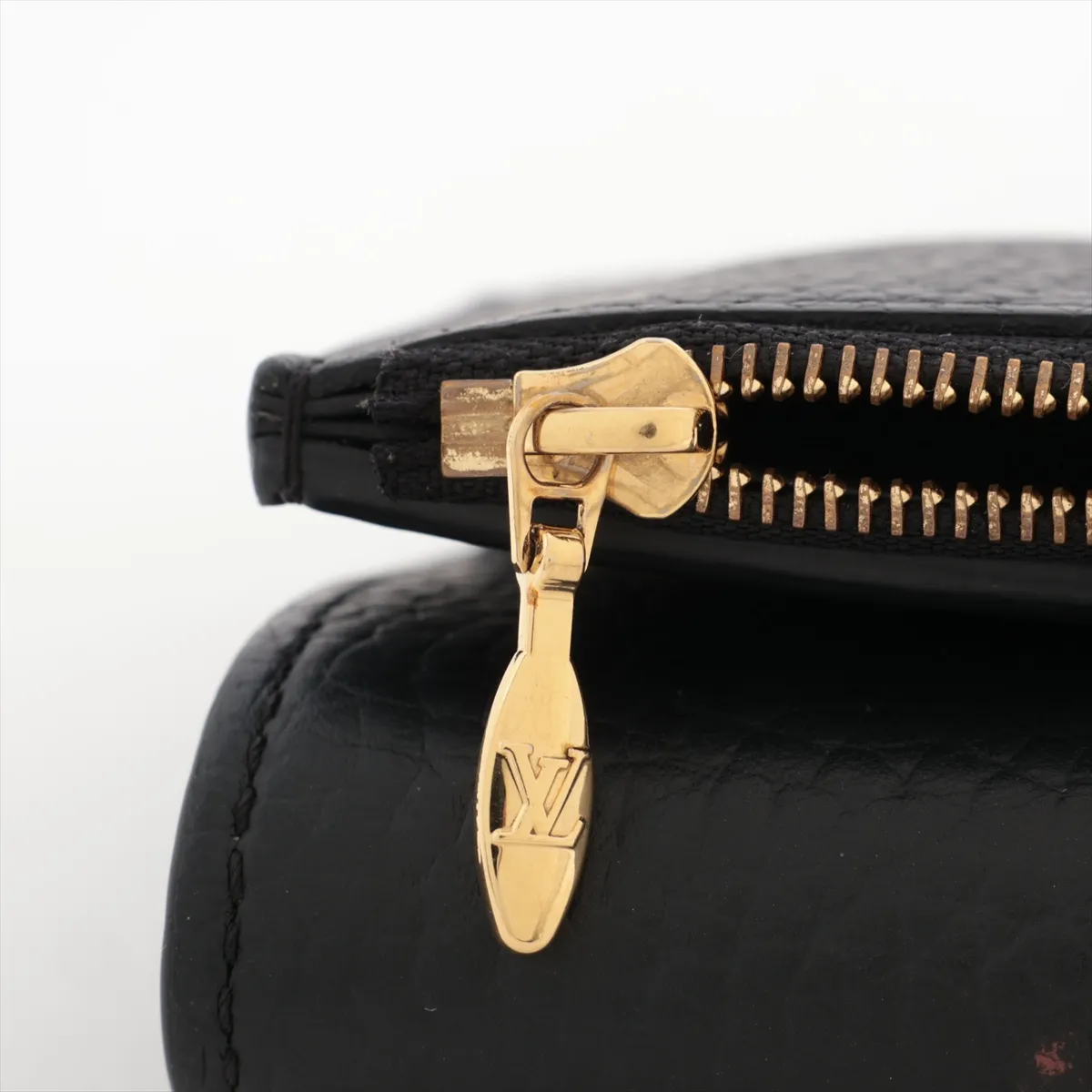 Taurillon Portefeuille Capucines Compact M82764 Noir Compact Wallet (RFID detected) — view 8