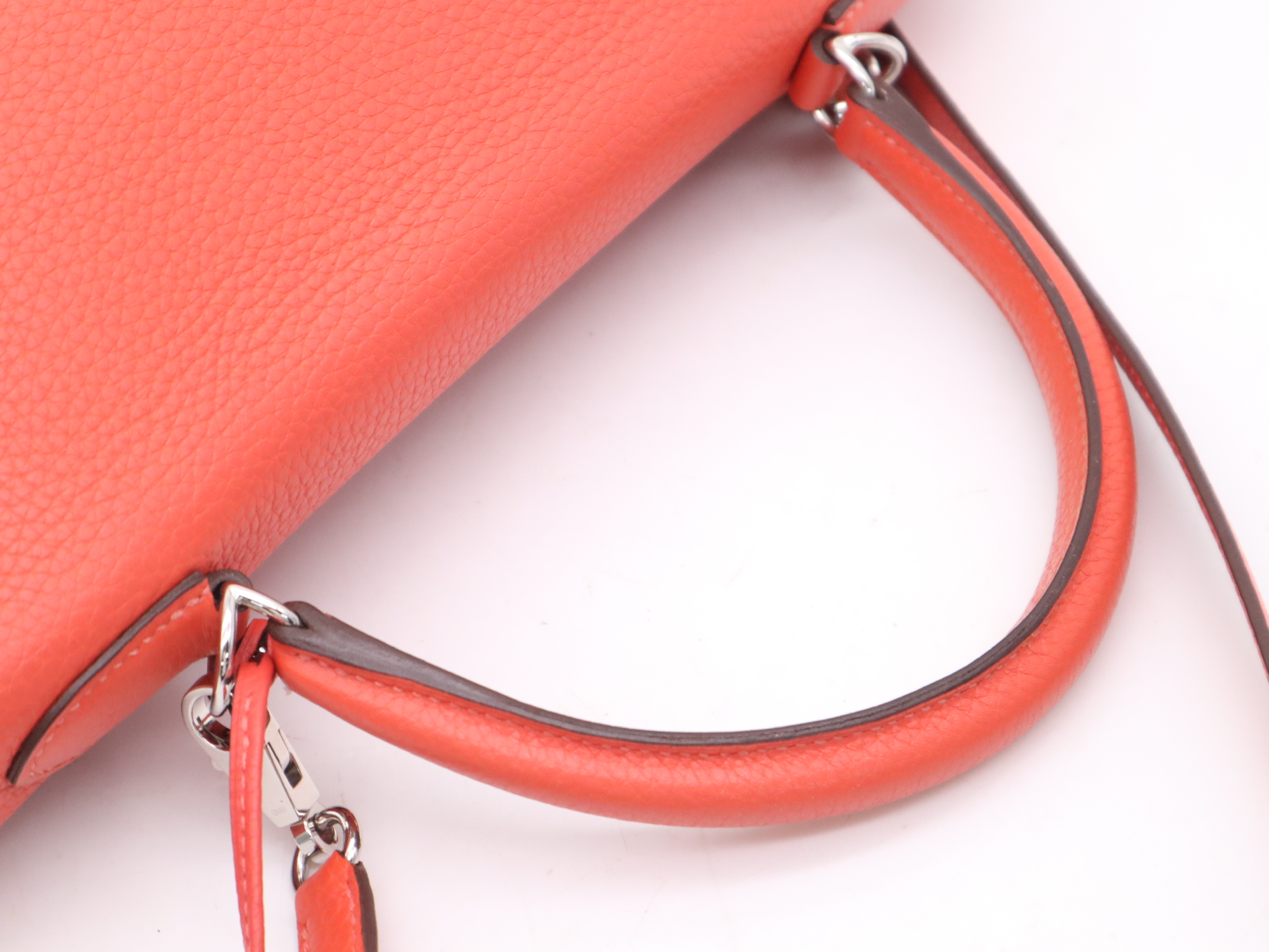 Kelly 35 in Taurillon Clemence leather, with shoulder strap, padlock, 2 keys, and clochette. Red, silver hardware, T stamp, 1964. Handbag. — view 6