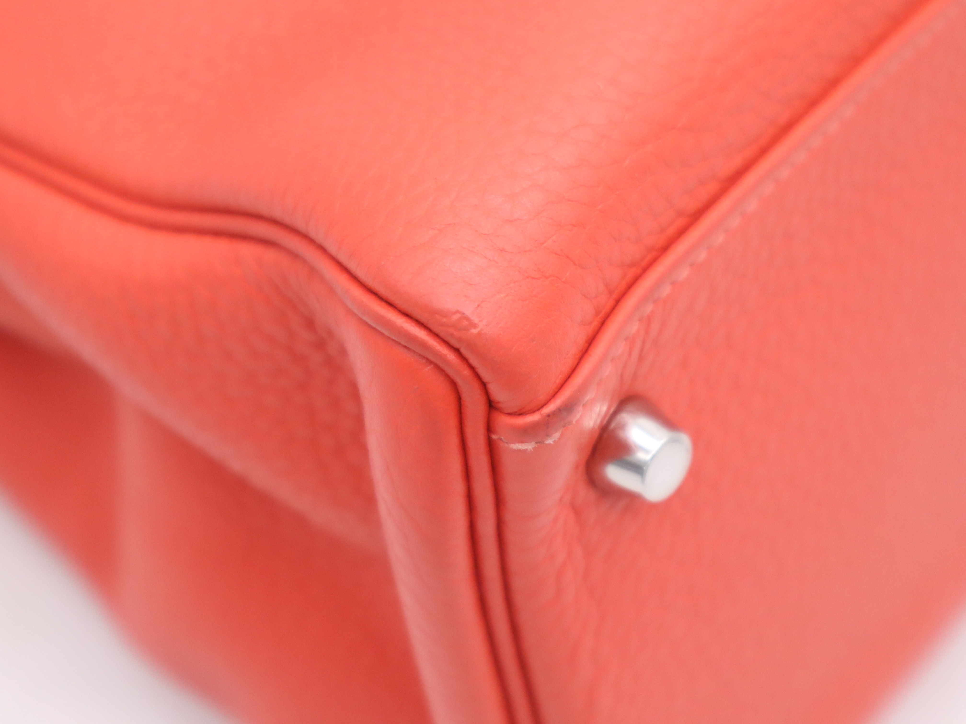 Kelly 35 in Taurillon Clemence leather, with shoulder strap, padlock, 2 keys, and clochette. Red, silver hardware, T stamp, 1964. Handbag. — view 10