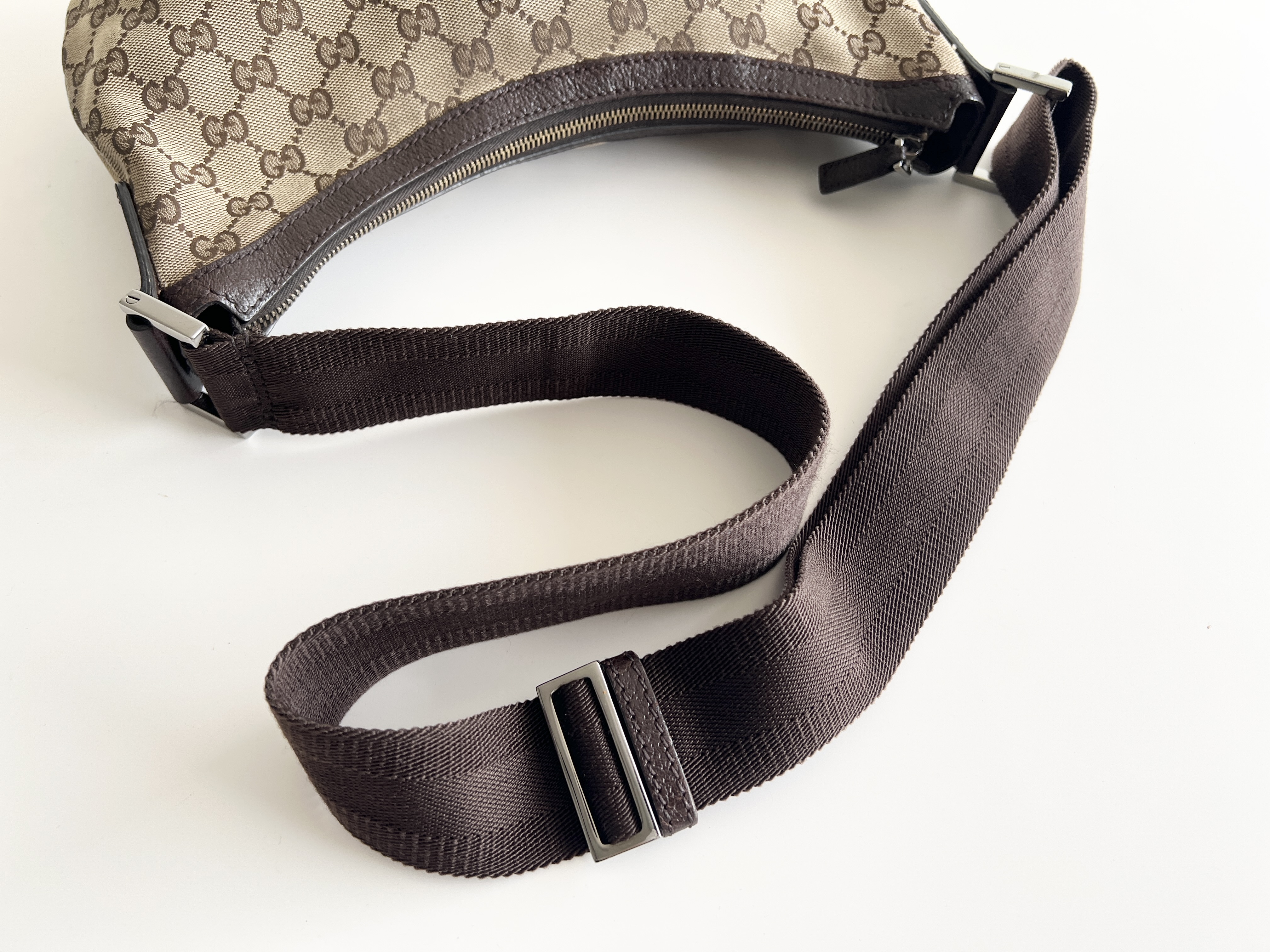 GG Canvas Leather Moon One-Shoulder Bag (Shoulder Bag) — view 3