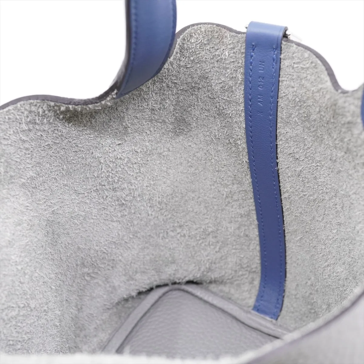 Picotin Lock 18 PM Togo Handbag, Gris Mouette x Blue Agate, Silver Hardware, X: 2016 — view 9