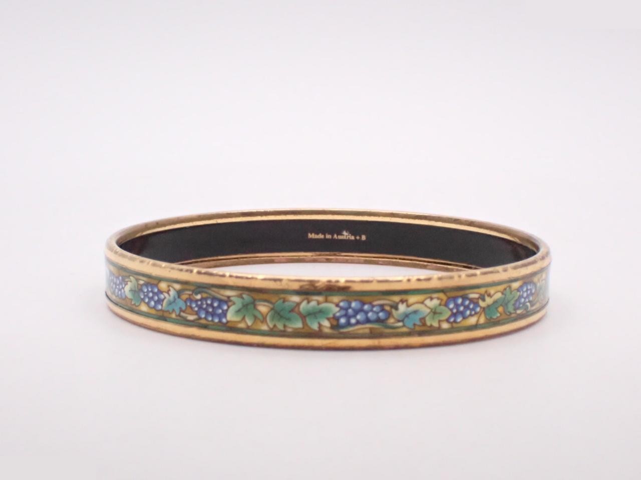 Enamel, wrist circumference approximately 21 cm — view 2