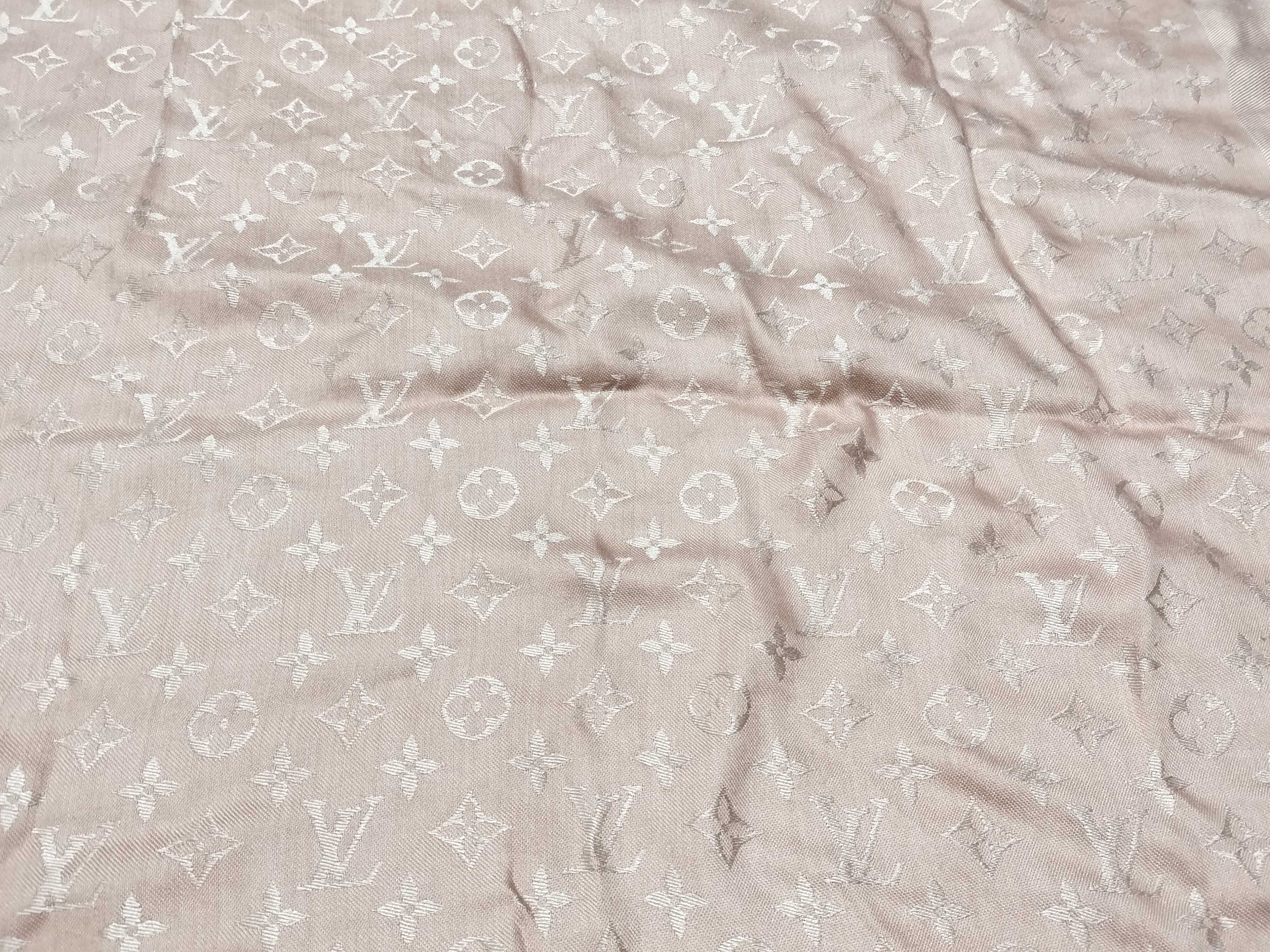 M74441 Shawl and other accessories — view 7