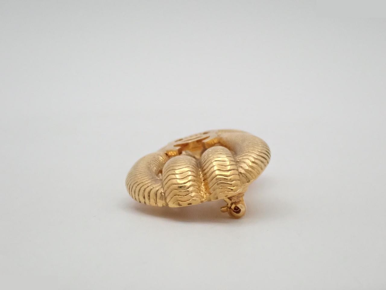 Brooch (with comment) — view 3