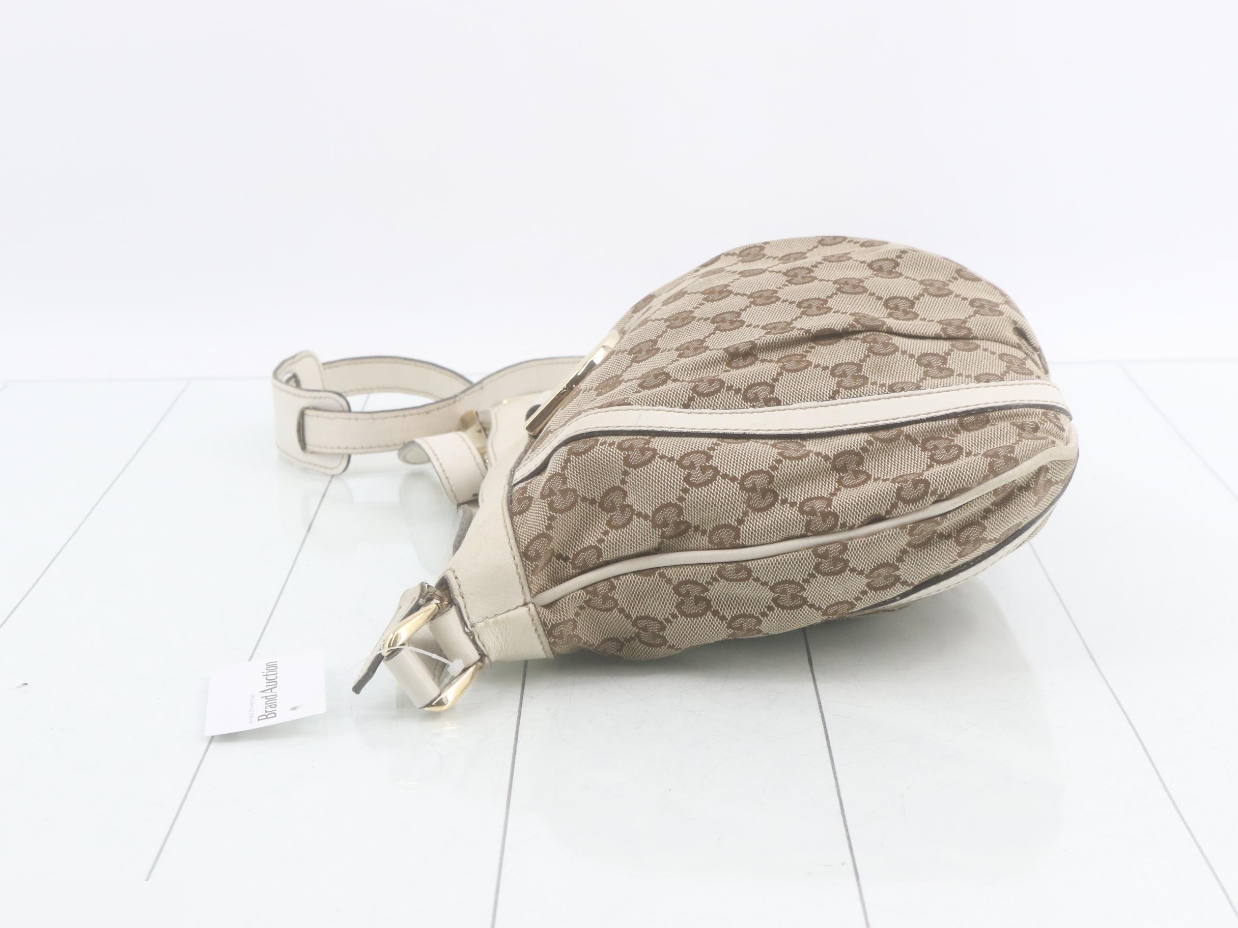 GG Canvas Shoulder Bag — view 4