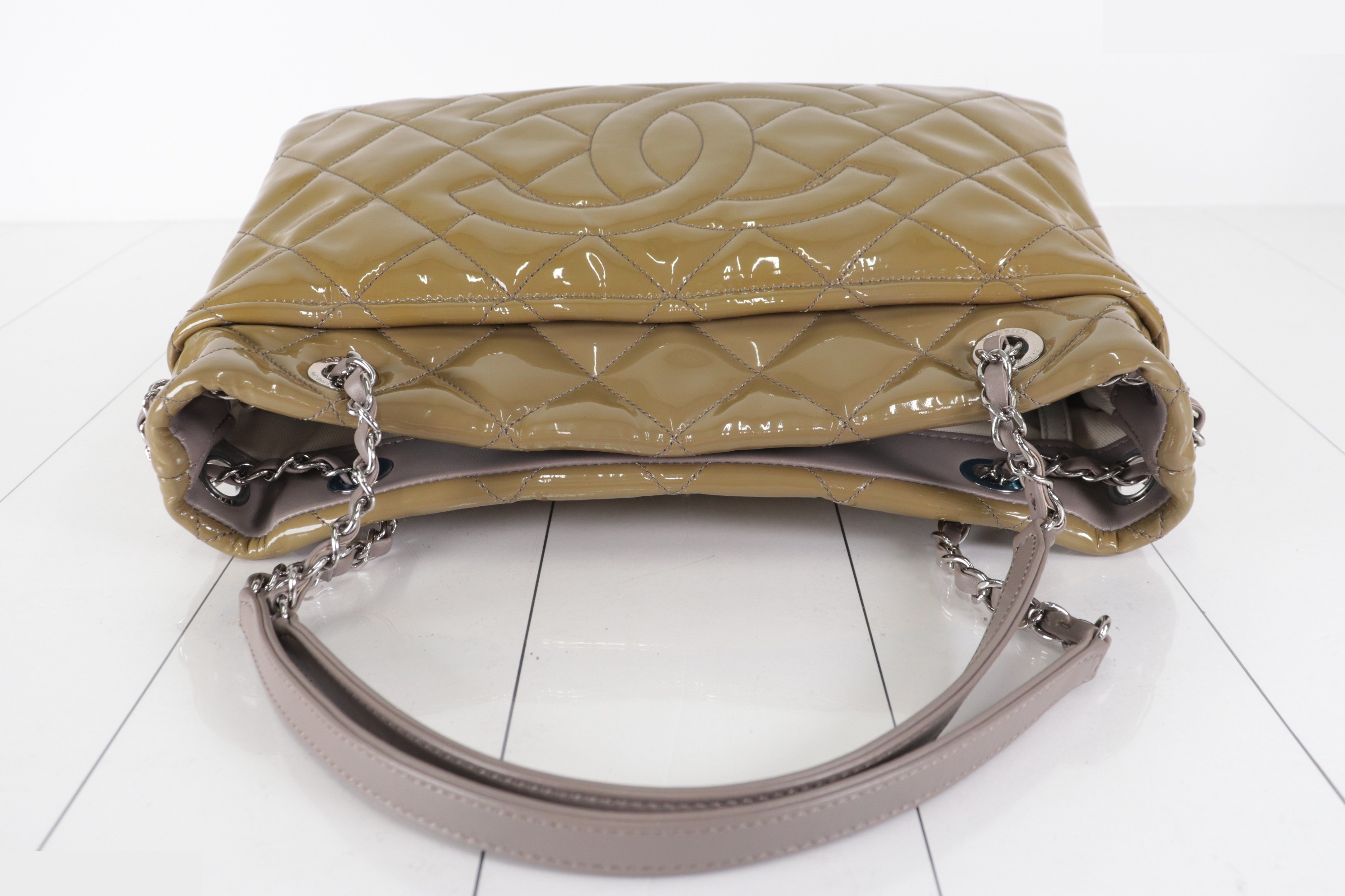 Lambskin x Patent Leather Chain Tote Bag, Olive/Beige, Silver Hardware, Series 17 — view 6