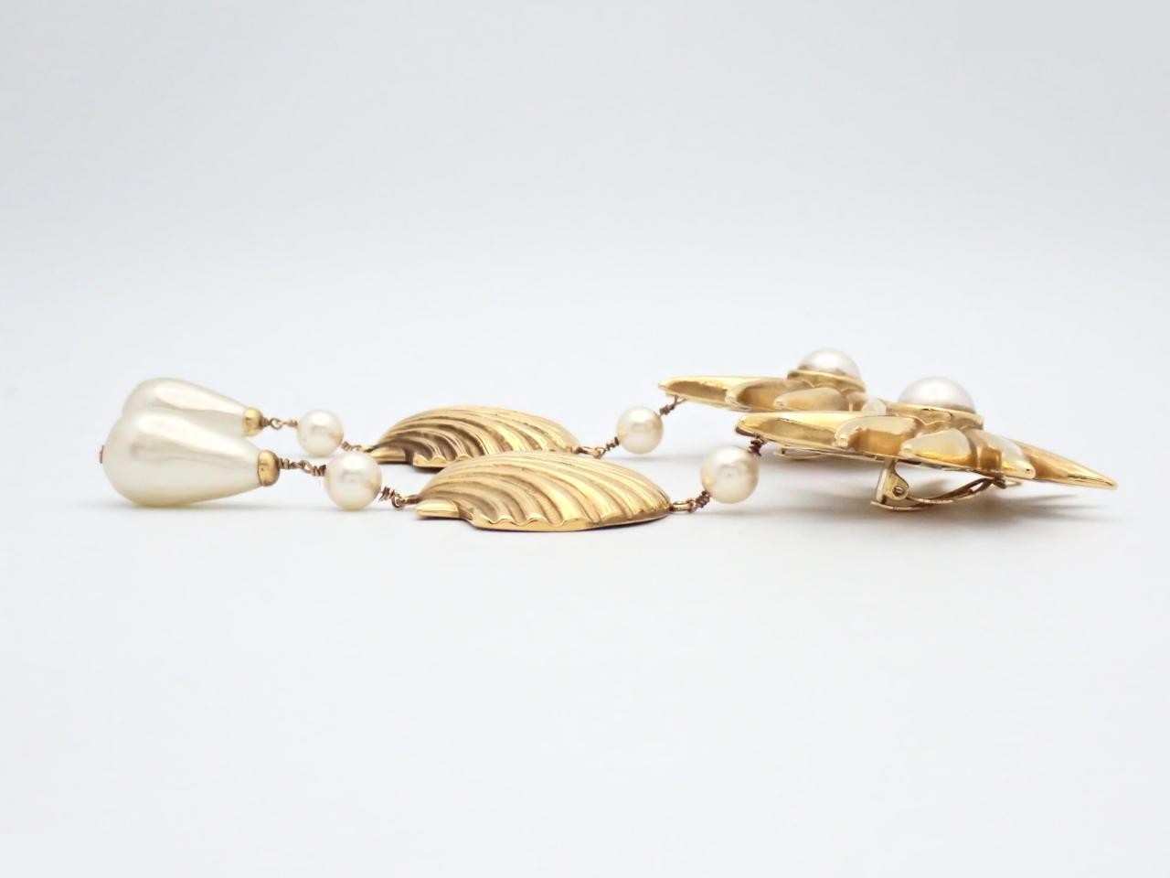 Vintage Classic (Precious Metal) Earrings — view 3
