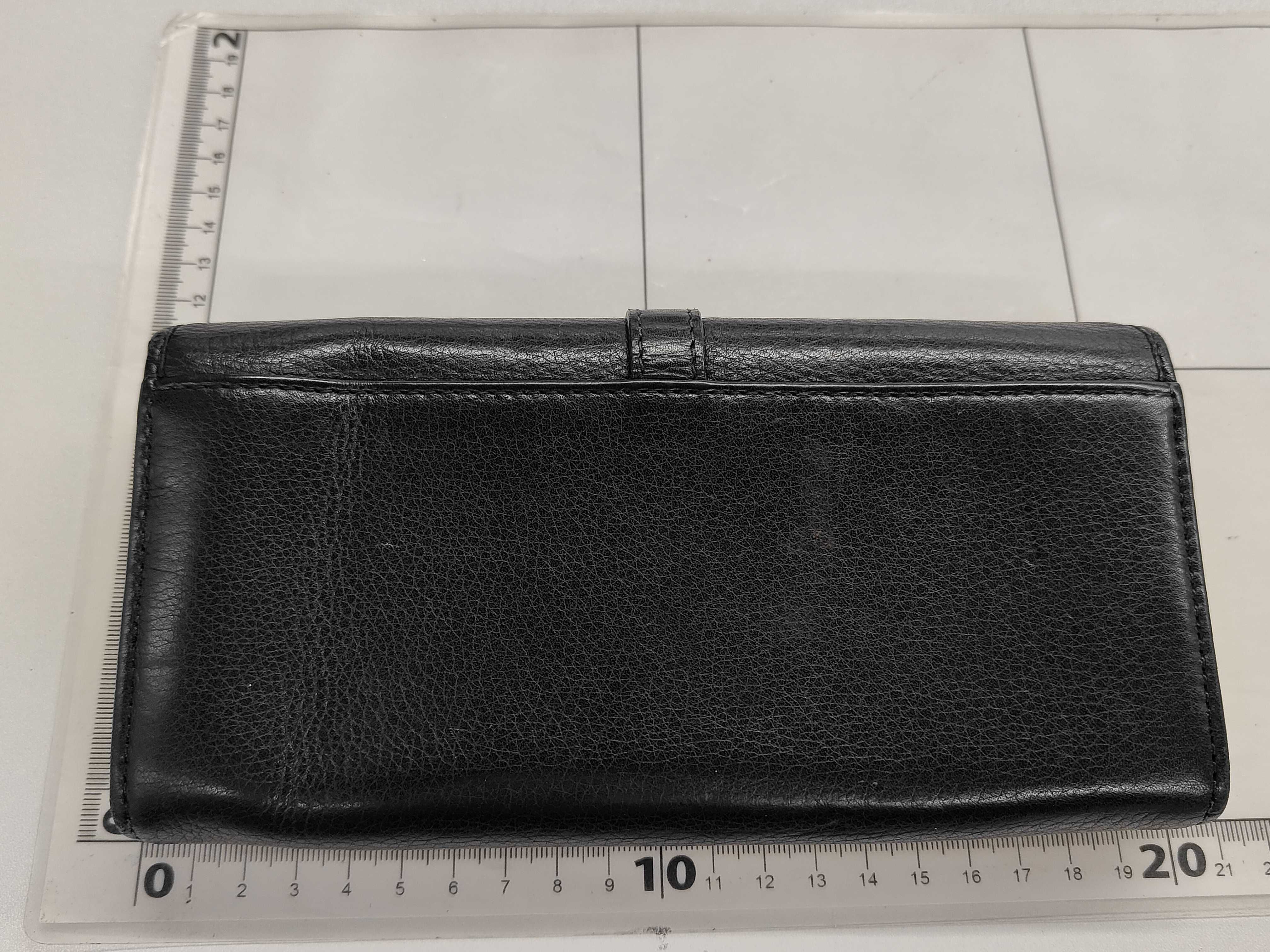 wallet — view 2