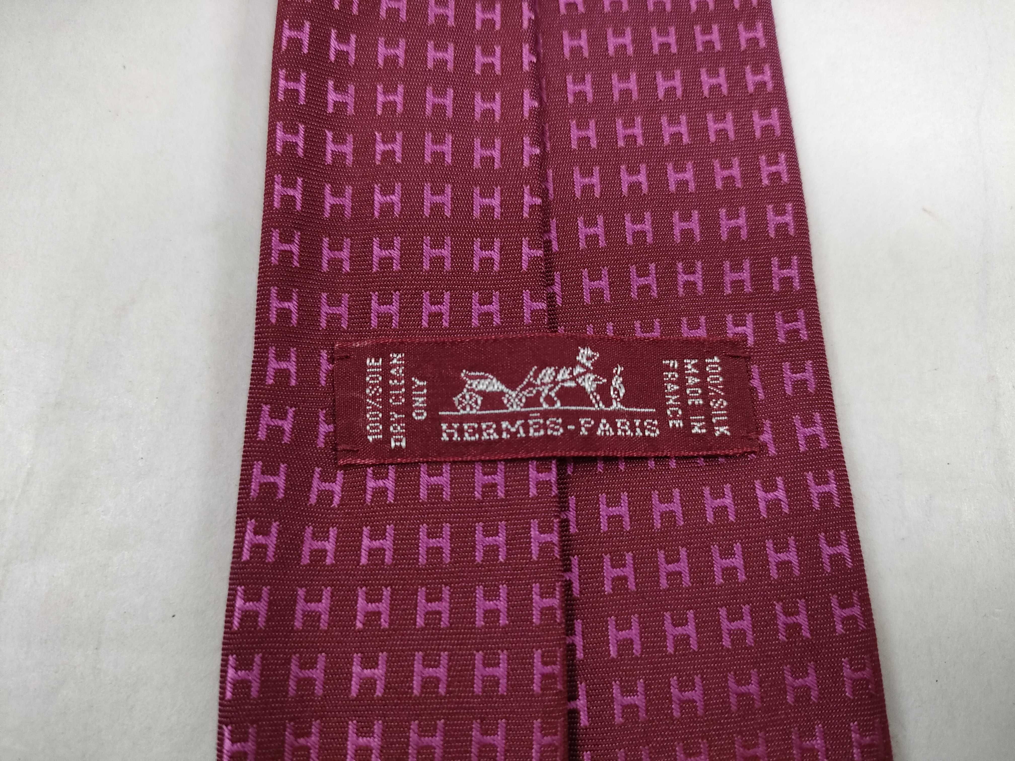 H-pattern silk tie and other accessories — view 5
