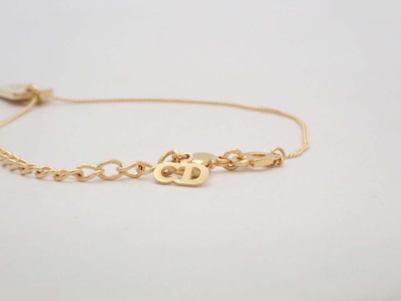 Other lines: Precious metal bracelets and bangles (metal), total length approximately 24 cm. — view 3