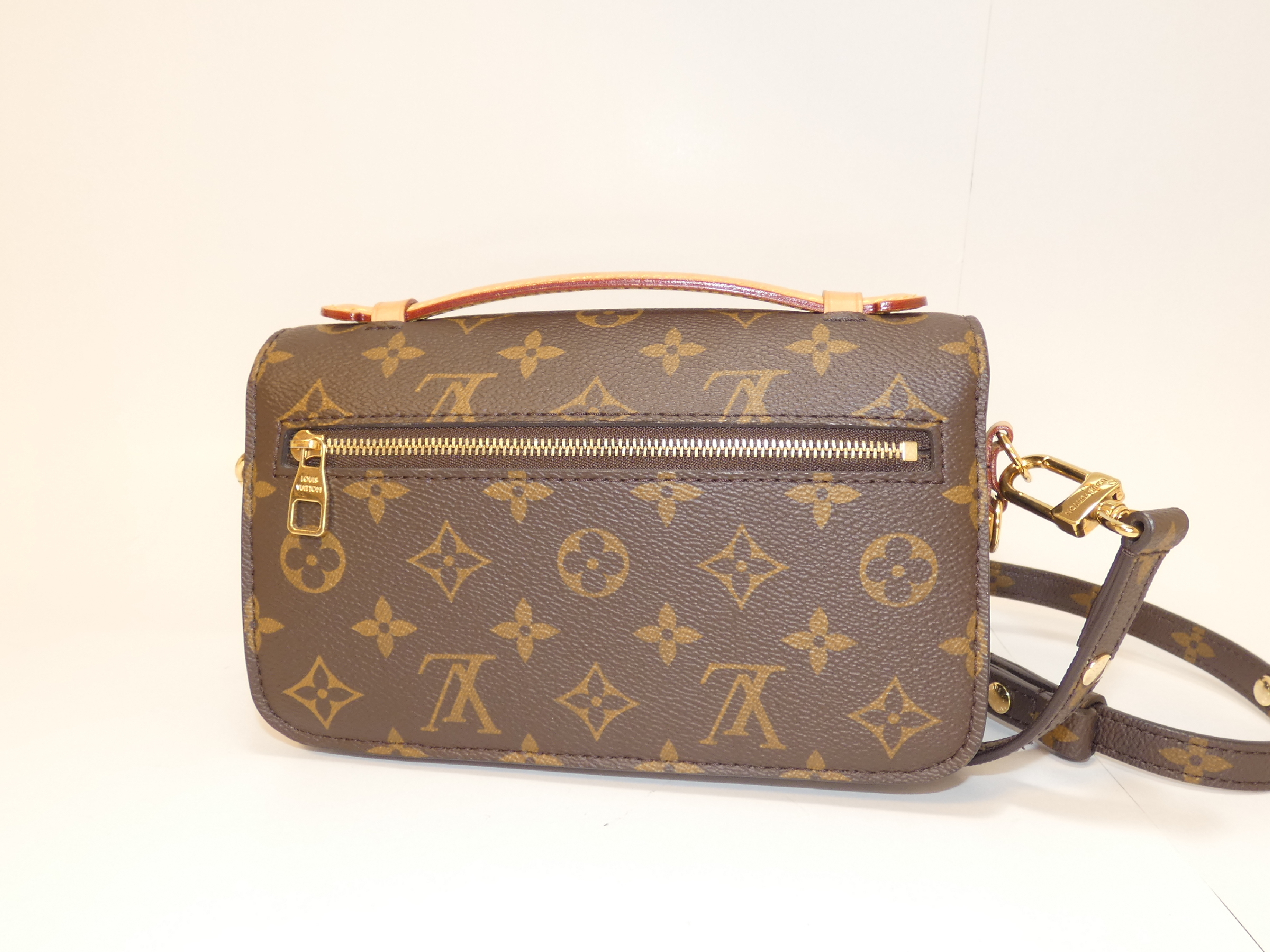 2-way Pochette Métis Monogram Hand Shoulder Bag — view 2