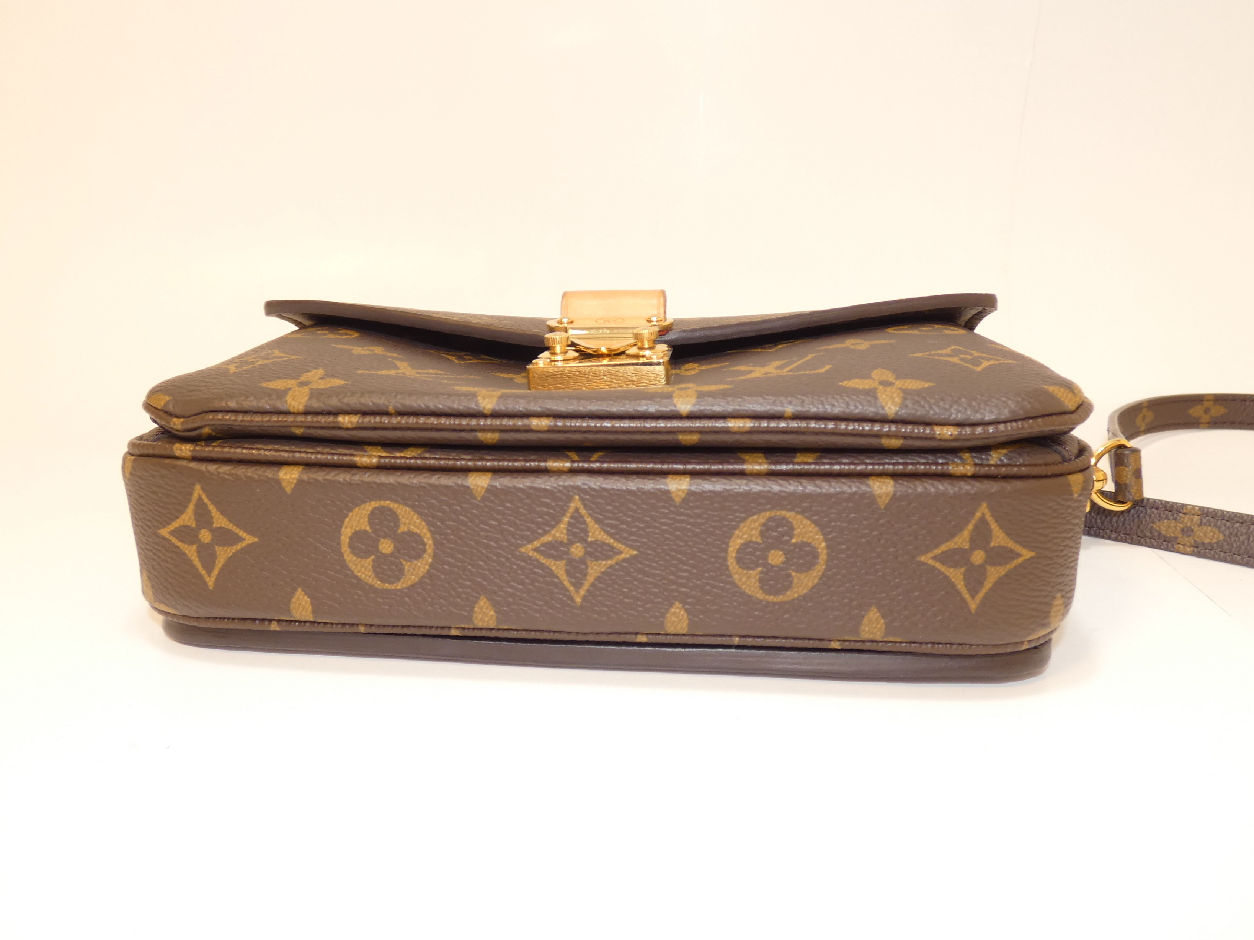 2-way Pochette Métis Monogram Hand Shoulder Bag — view 5