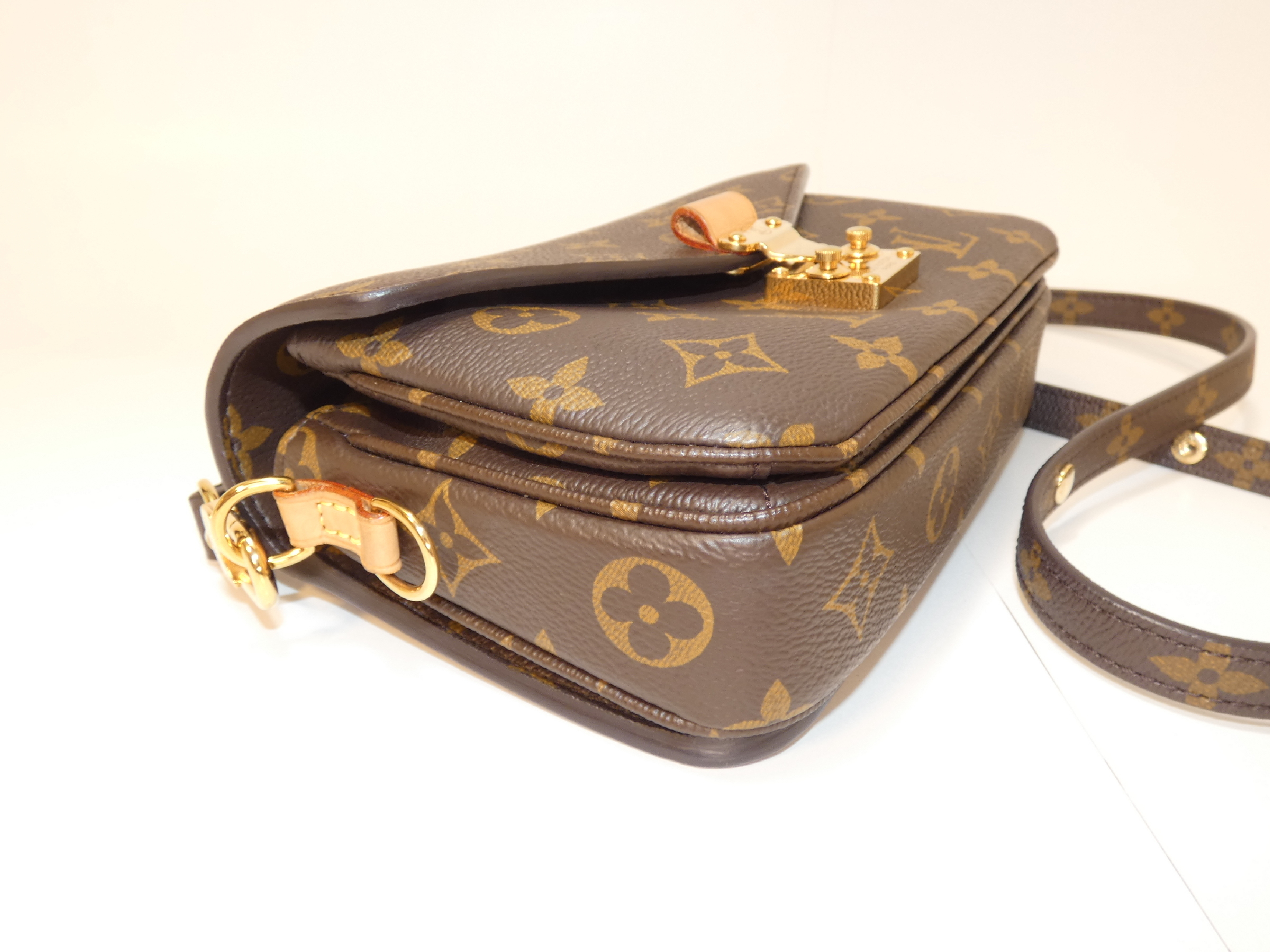 2-way Pochette Métis Monogram Hand Shoulder Bag — view 6
