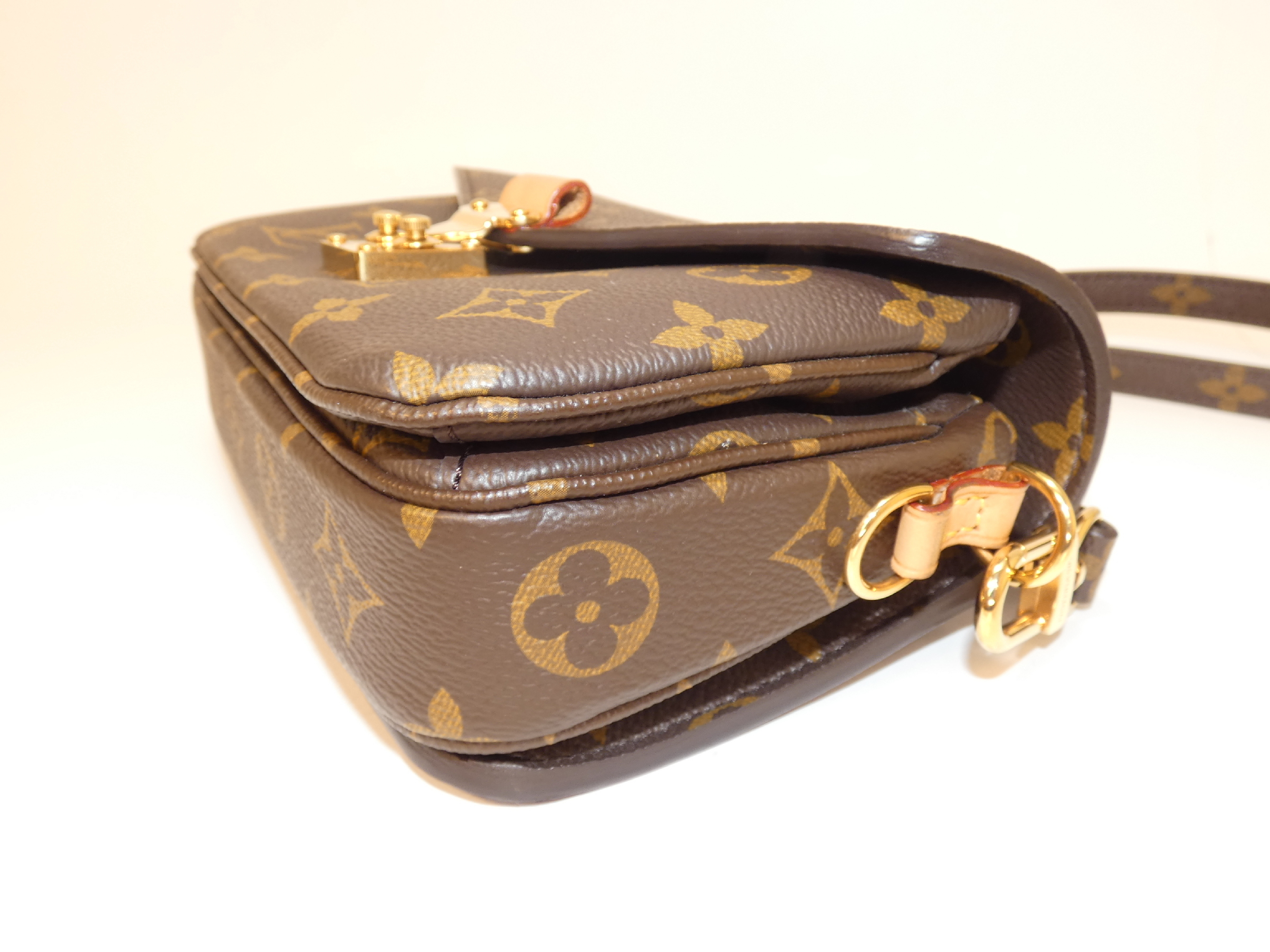 2-way Pochette Métis Monogram Hand Shoulder Bag — view 7