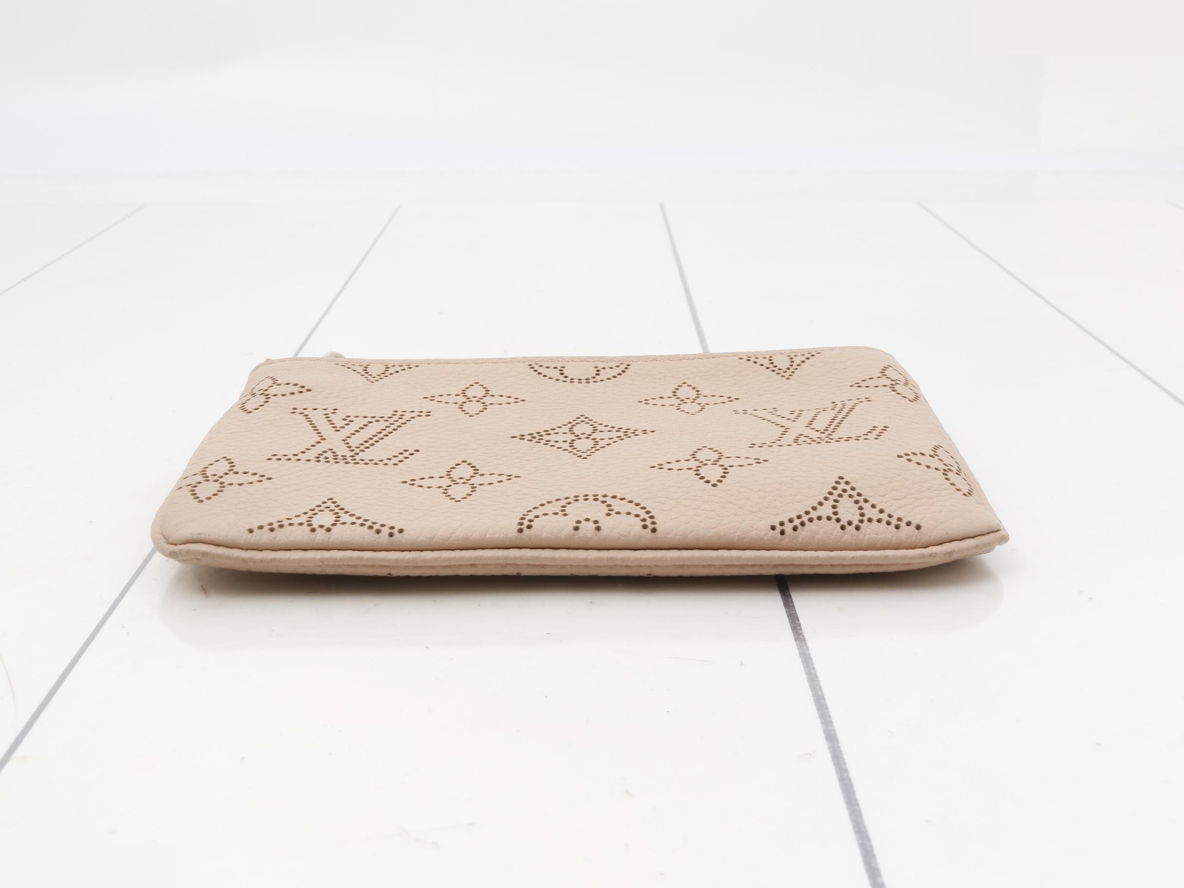 Mahina Pochette Clé M69508 Magnolia Coin Case — view 3