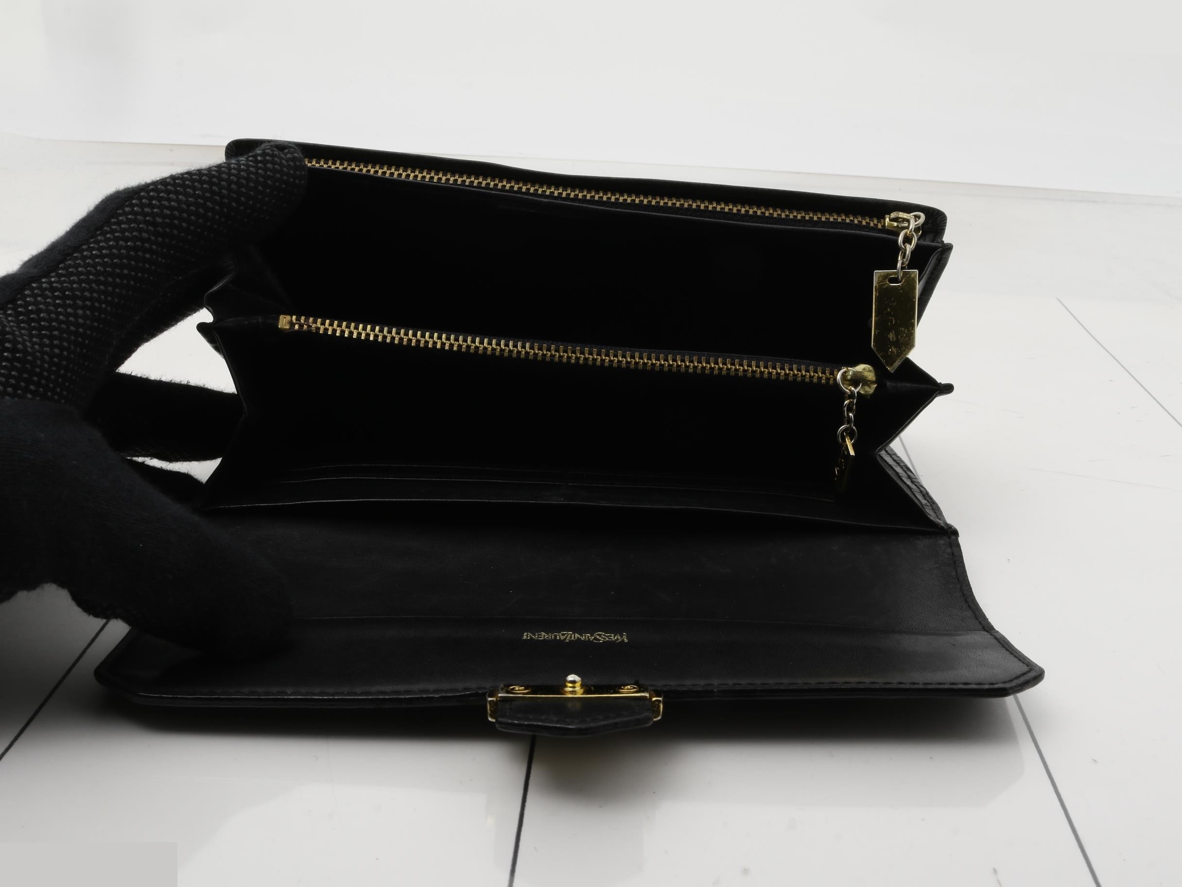 Other lines: Bags and Wallets — view 4