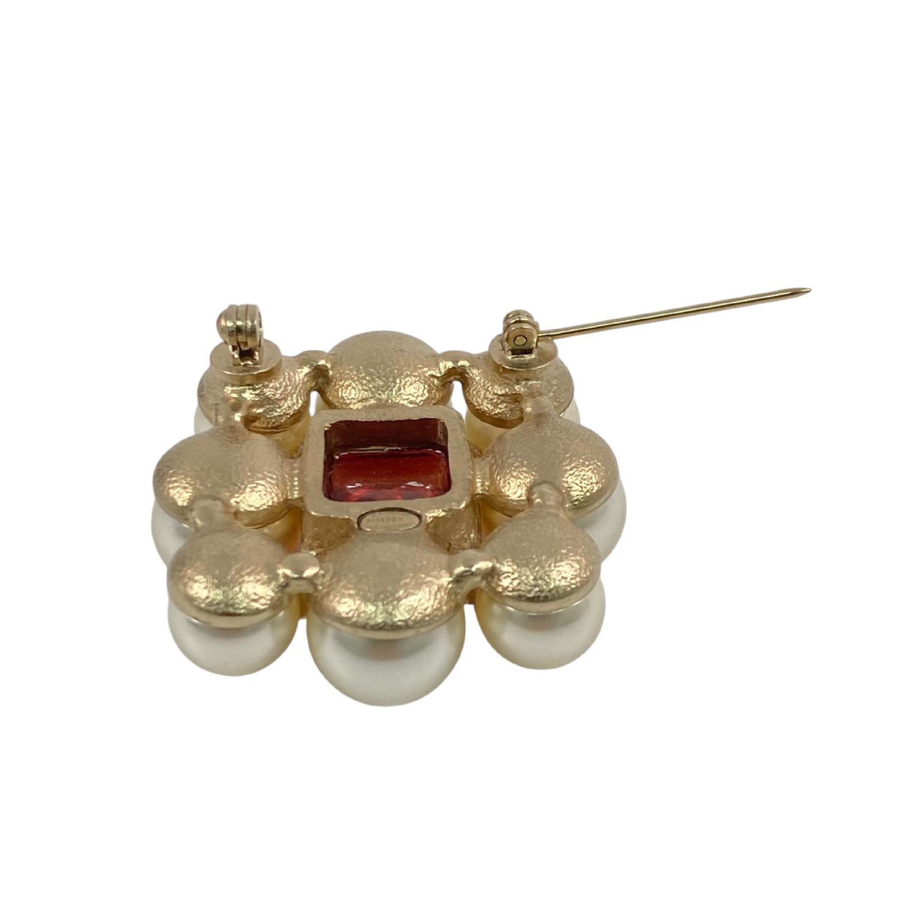 【*Shipped from: Hong Kong*】CHANEL Red Resin/Faux Pearl Coco Mark A15S Brooch — view 7