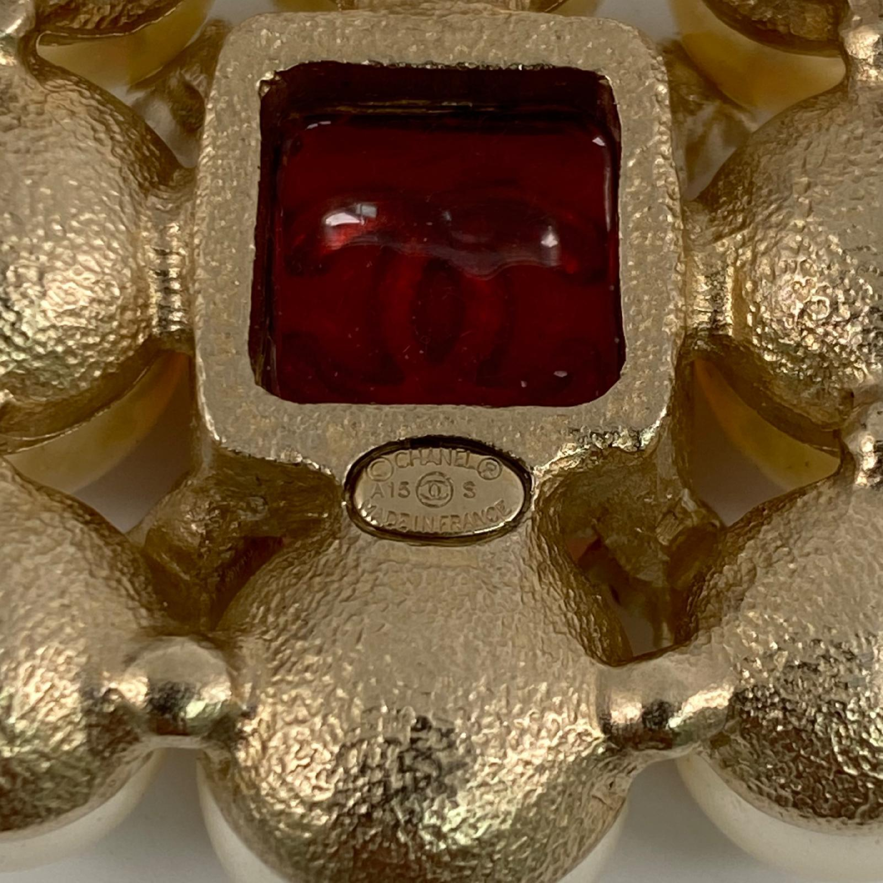 【*Shipped from: Hong Kong*】CHANEL Red Resin/Faux Pearl Coco Mark A15S Brooch — view 8