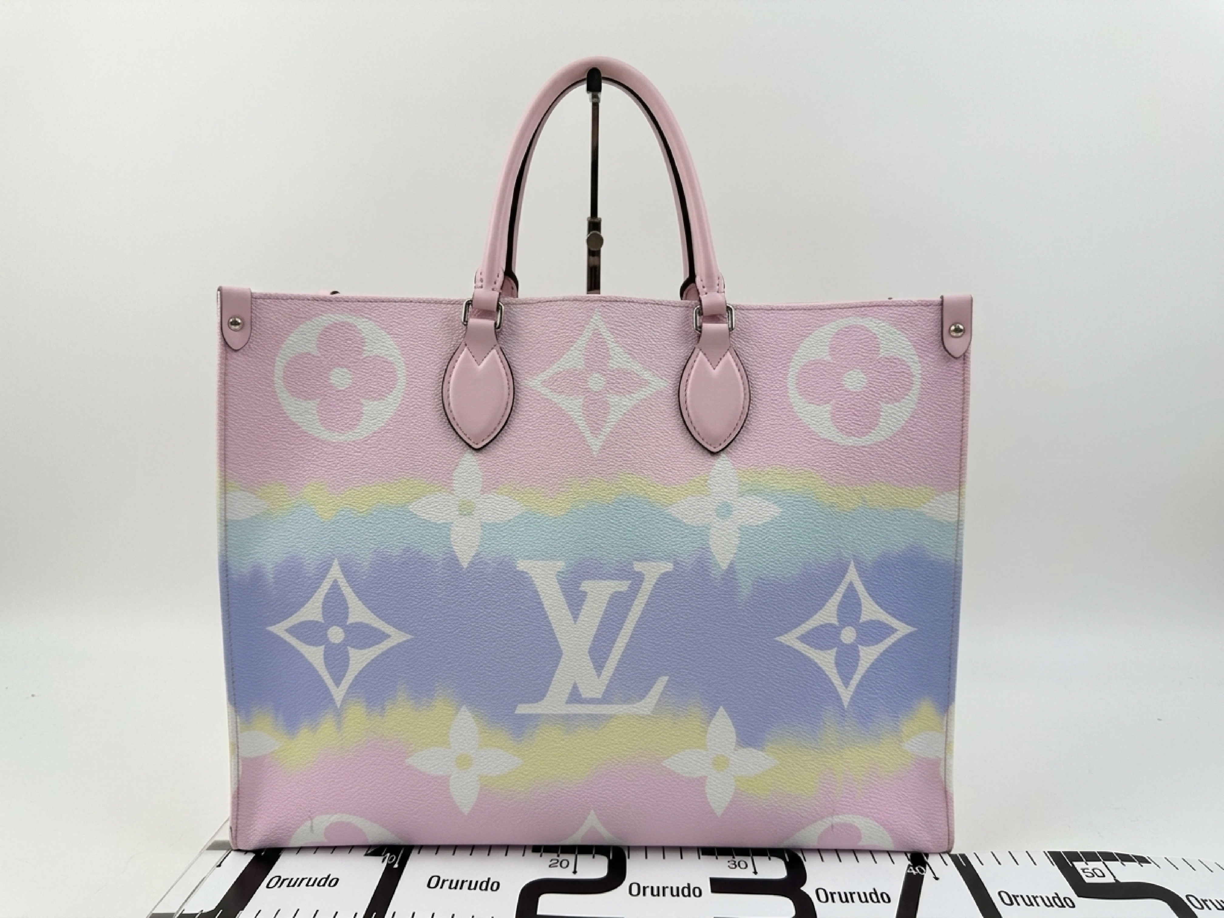 OnTheGo GM 2-way bag M45119 Pastel Tote Bag — view 2