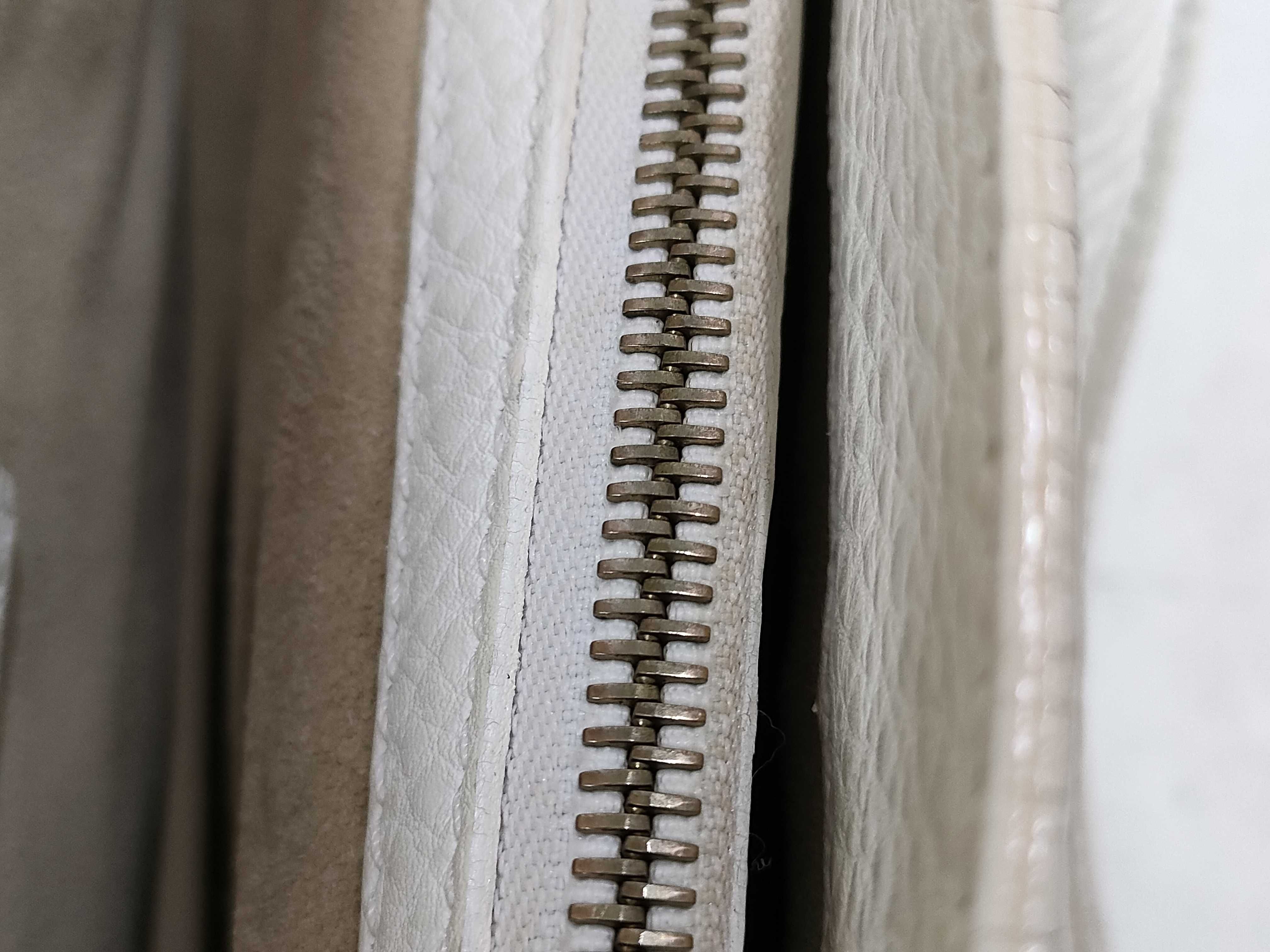 White Handbag — view 6