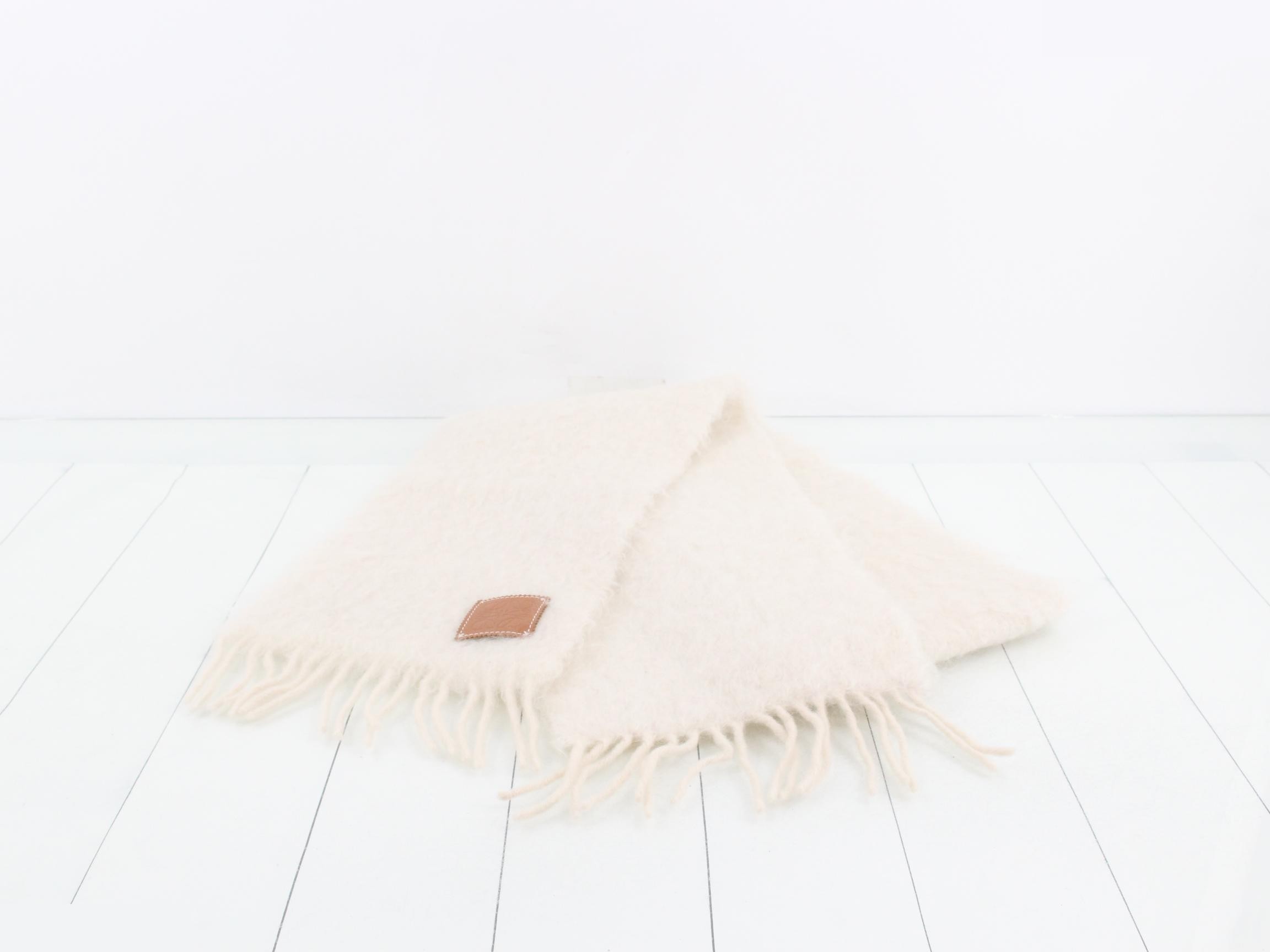 muffler — view 2