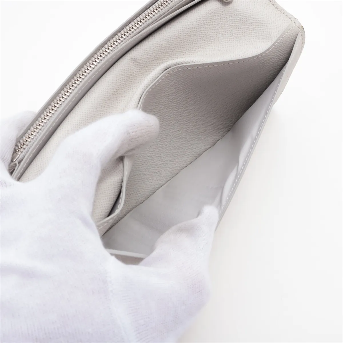 Taigarama Portefeuille Brazza NM M30889 Optical White Long Wallet with Stamp and Initials; RFID Detectable. — view 4