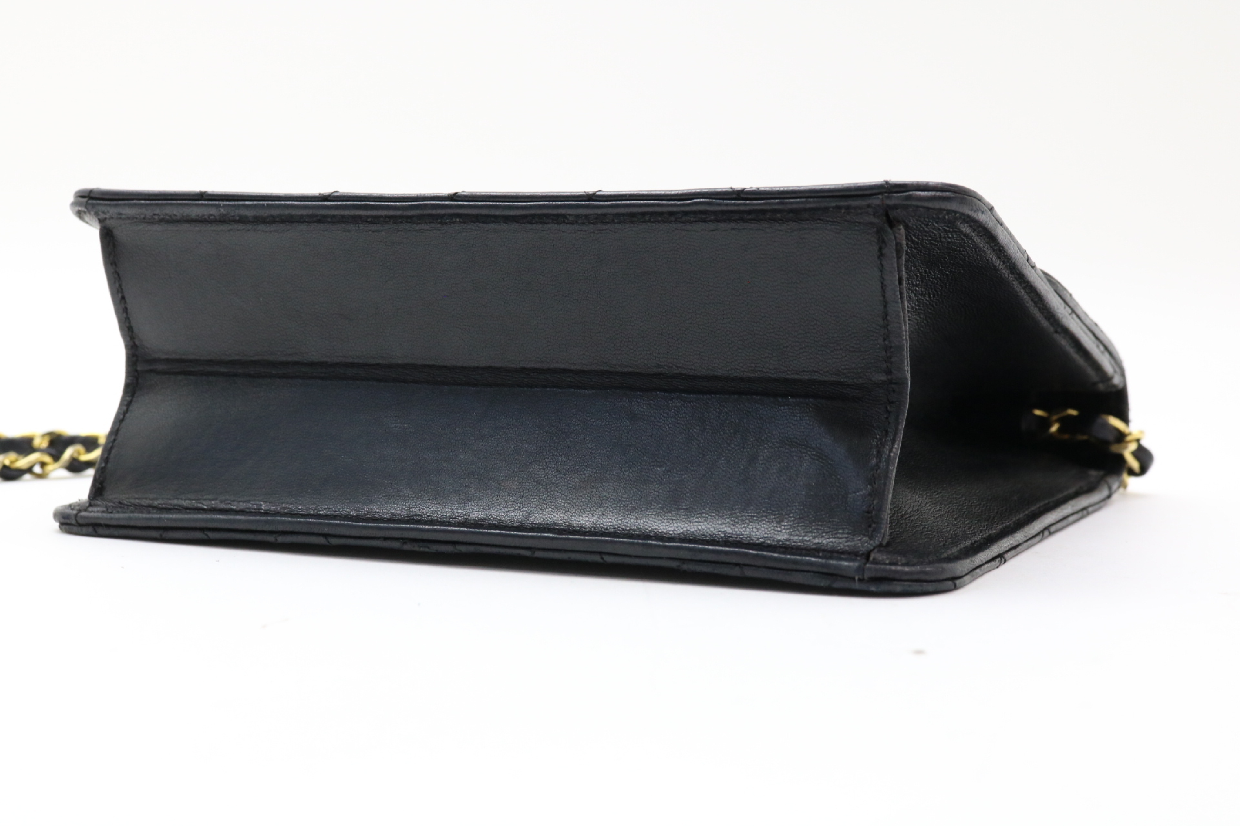 Matelassé Push-Lock Chain Shoulder Bag — view 6