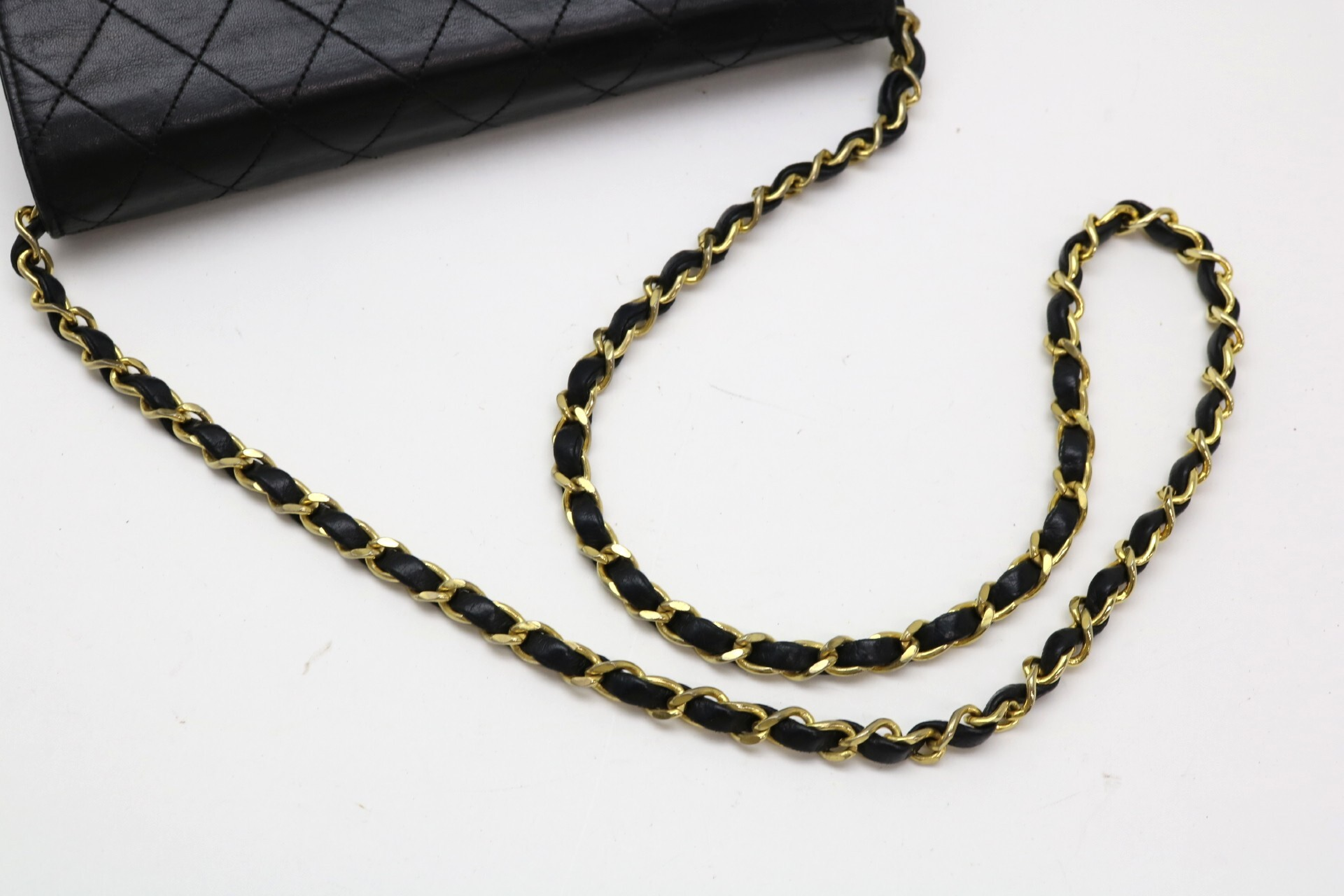 Matelassé Push-Lock Chain Shoulder Bag — view 7