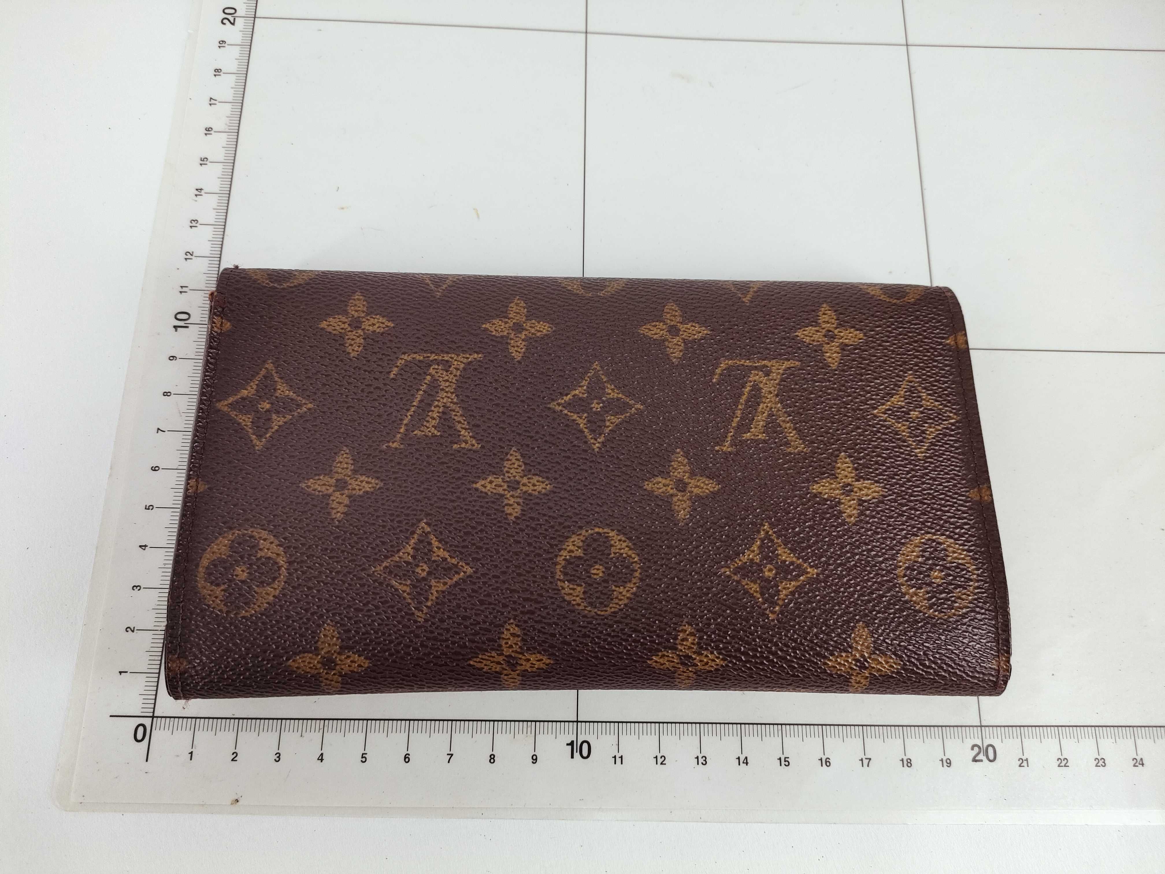 Monogram Louis Vuitton Monogram Portefeuille Tresor International Folding Wallet — view 2