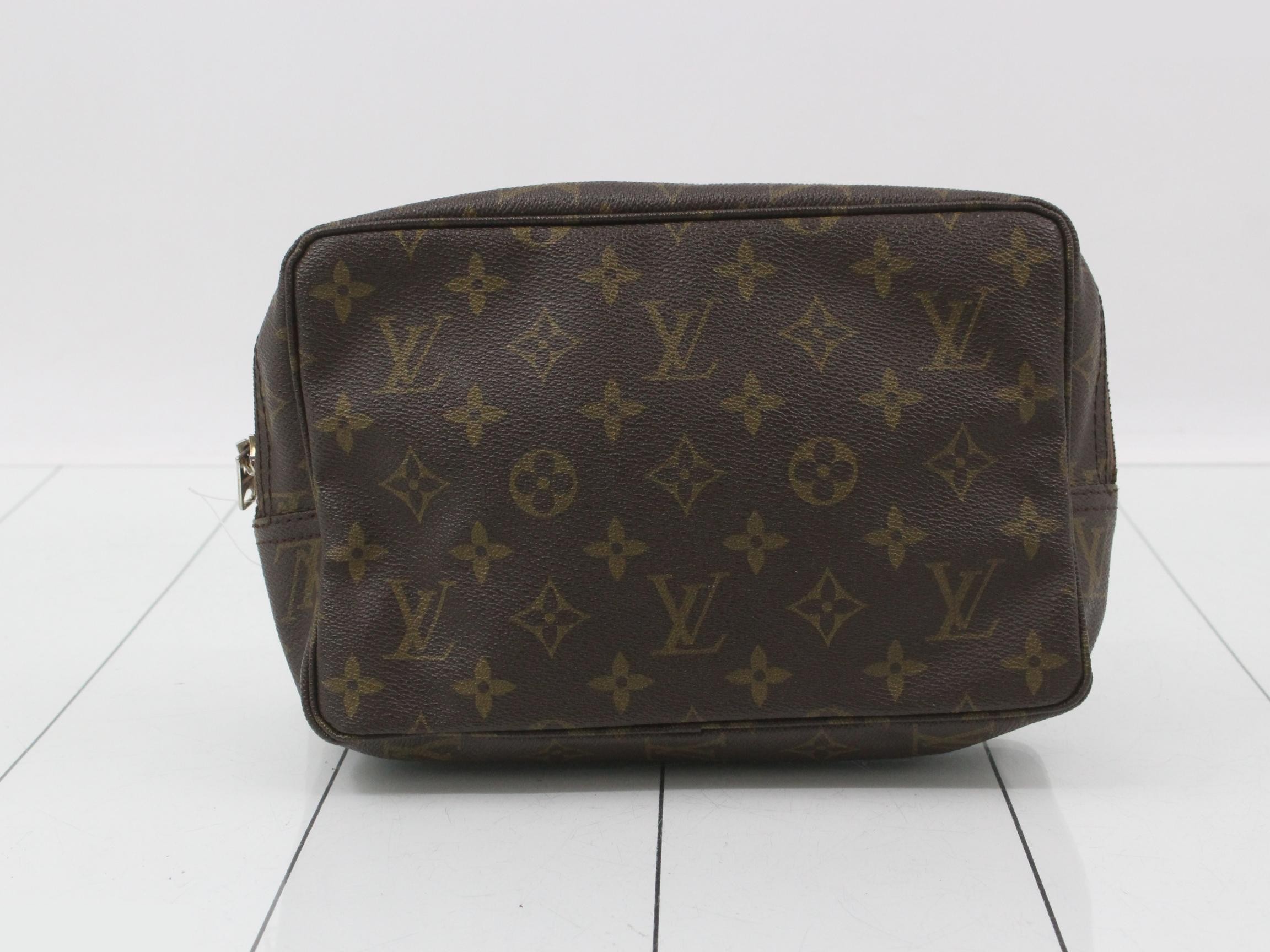 Truth Toilette 23 Clutch Bag