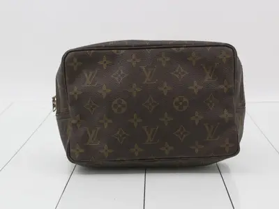 Truth Toilette 23 Clutch Bag