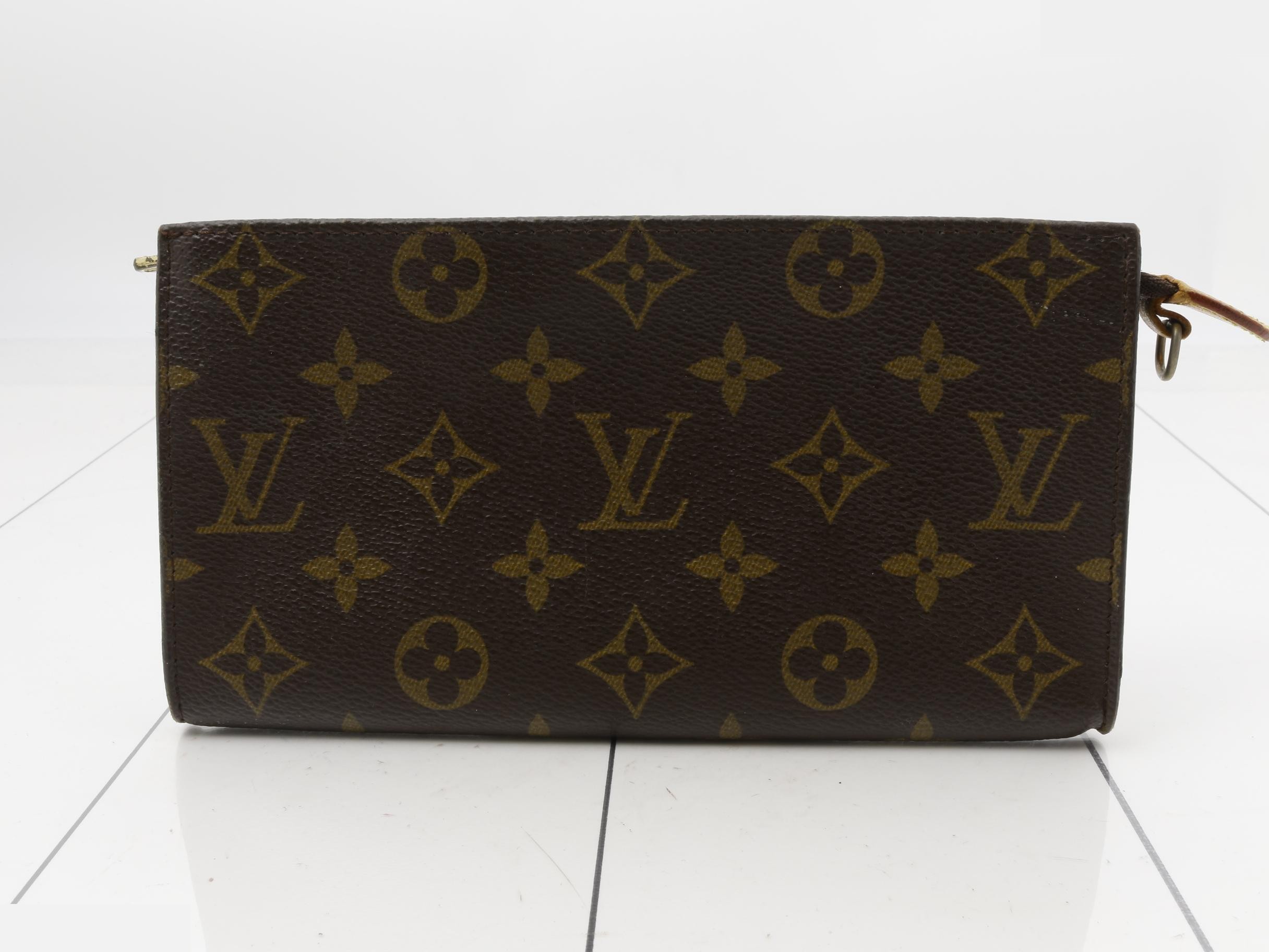 Monogram Bucket PM included pouch — view 2
