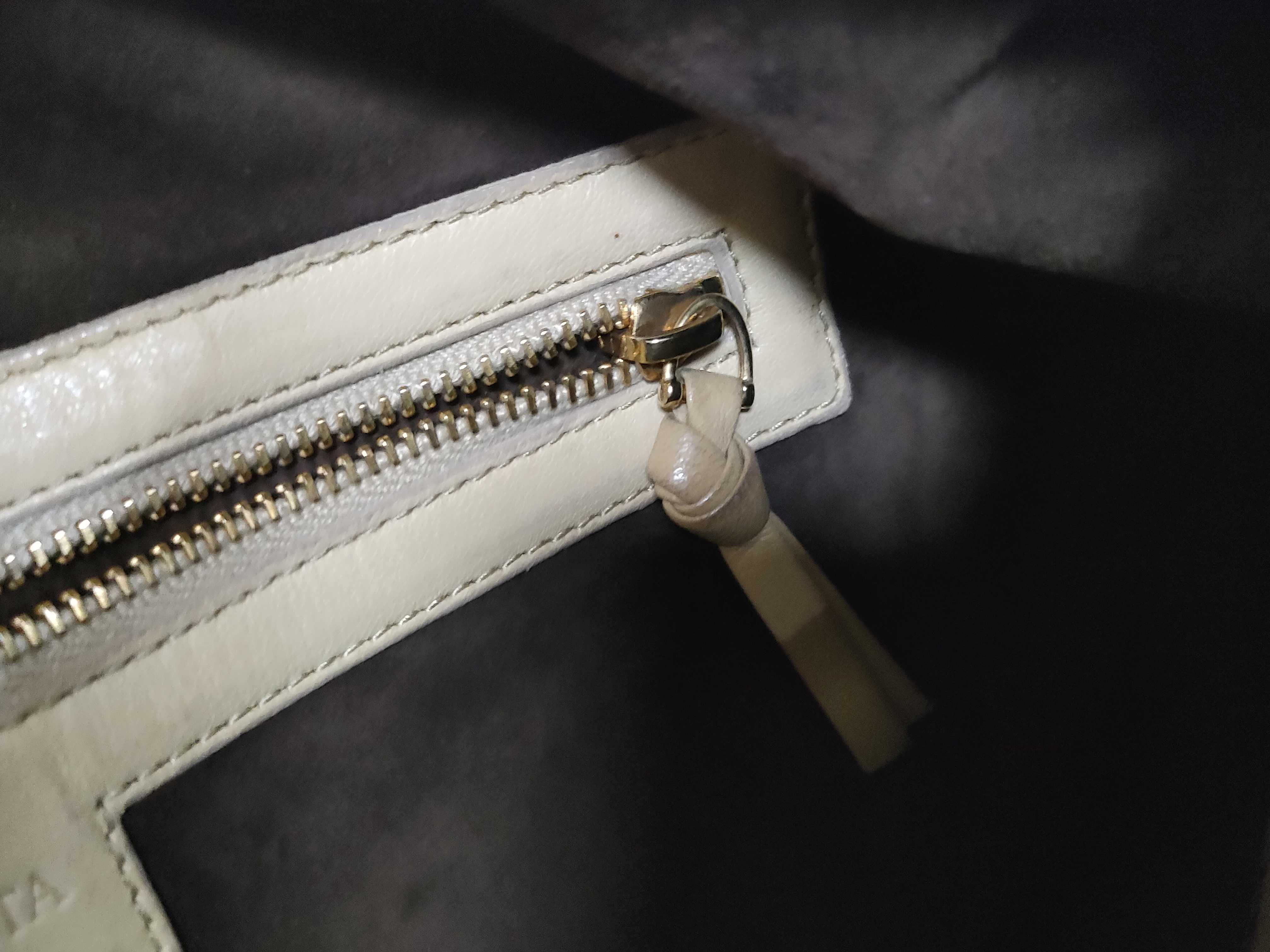 Intrecciato Hobo One-Shoulder Bag Handbag — view 11