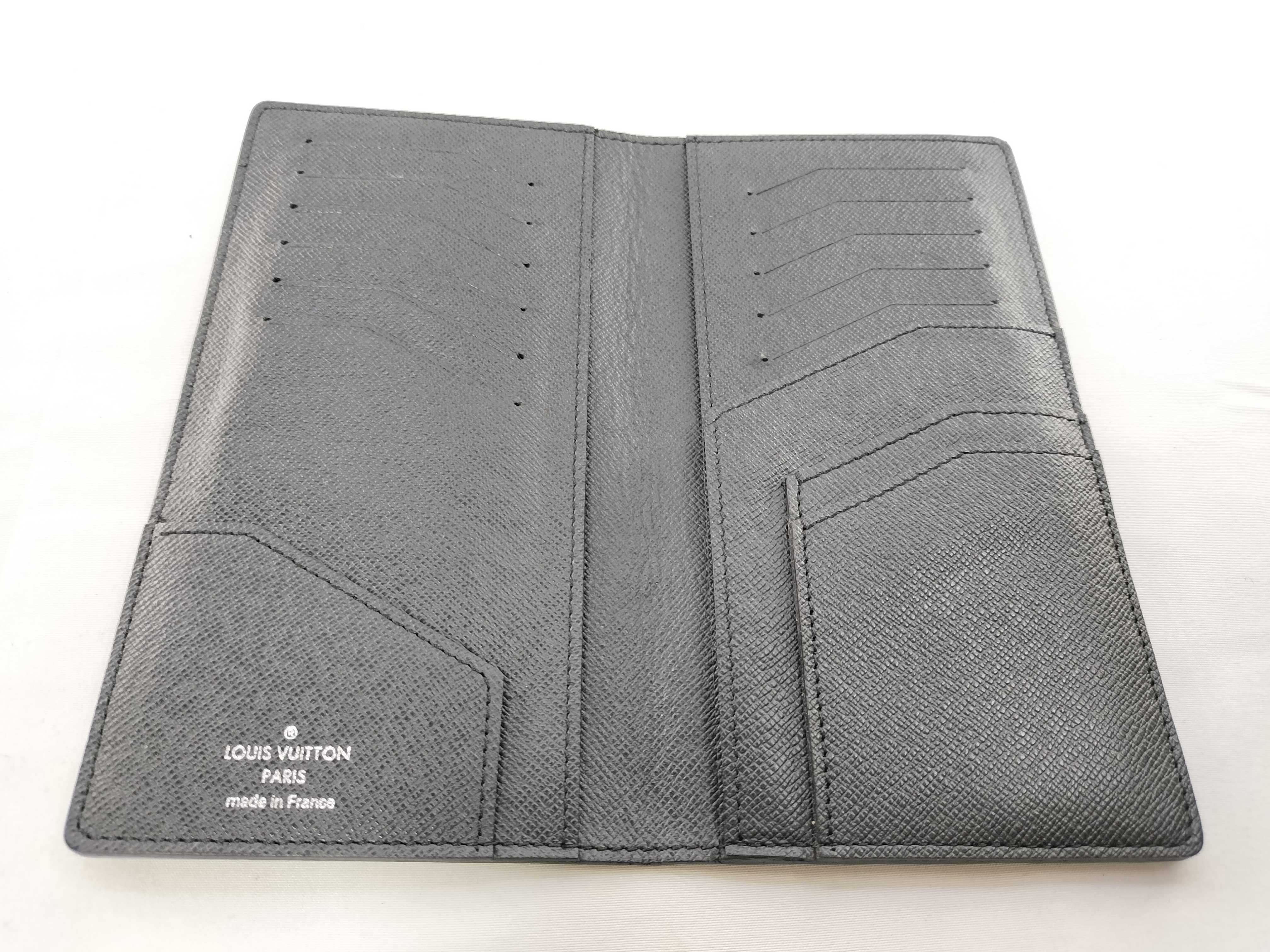 Taiga Louis Vuitton Portefeuille Braza Taiga Billfold — view 7